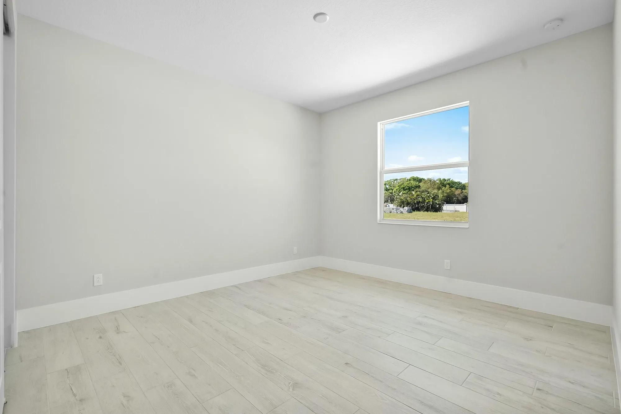 Property Slideshow image 29 of 42 | 2151 falls cir, Vero Beach, FL, 32967