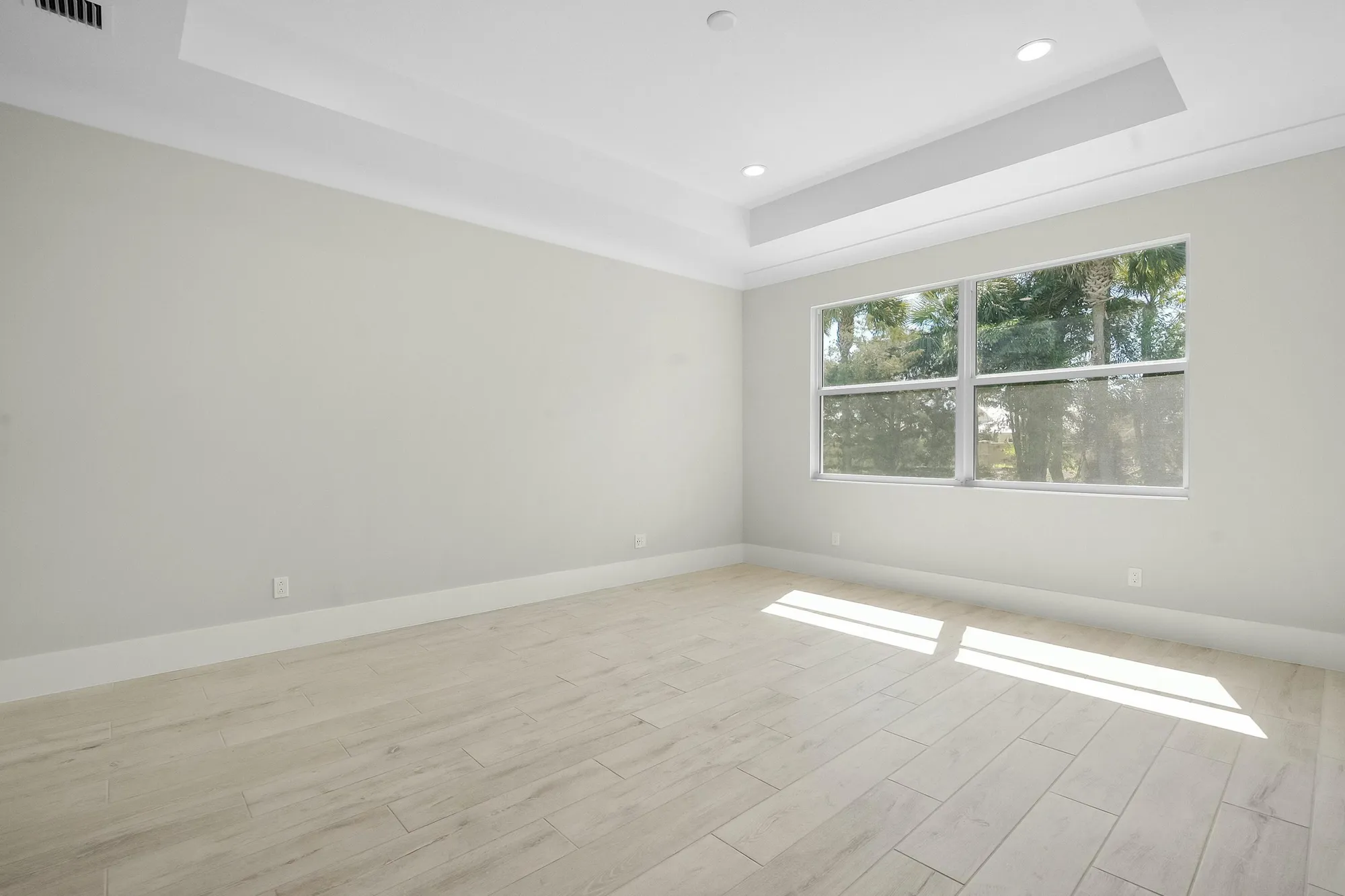 Property Slideshow image 31 of 42 | 2151 falls cir, Vero Beach, FL, 32967