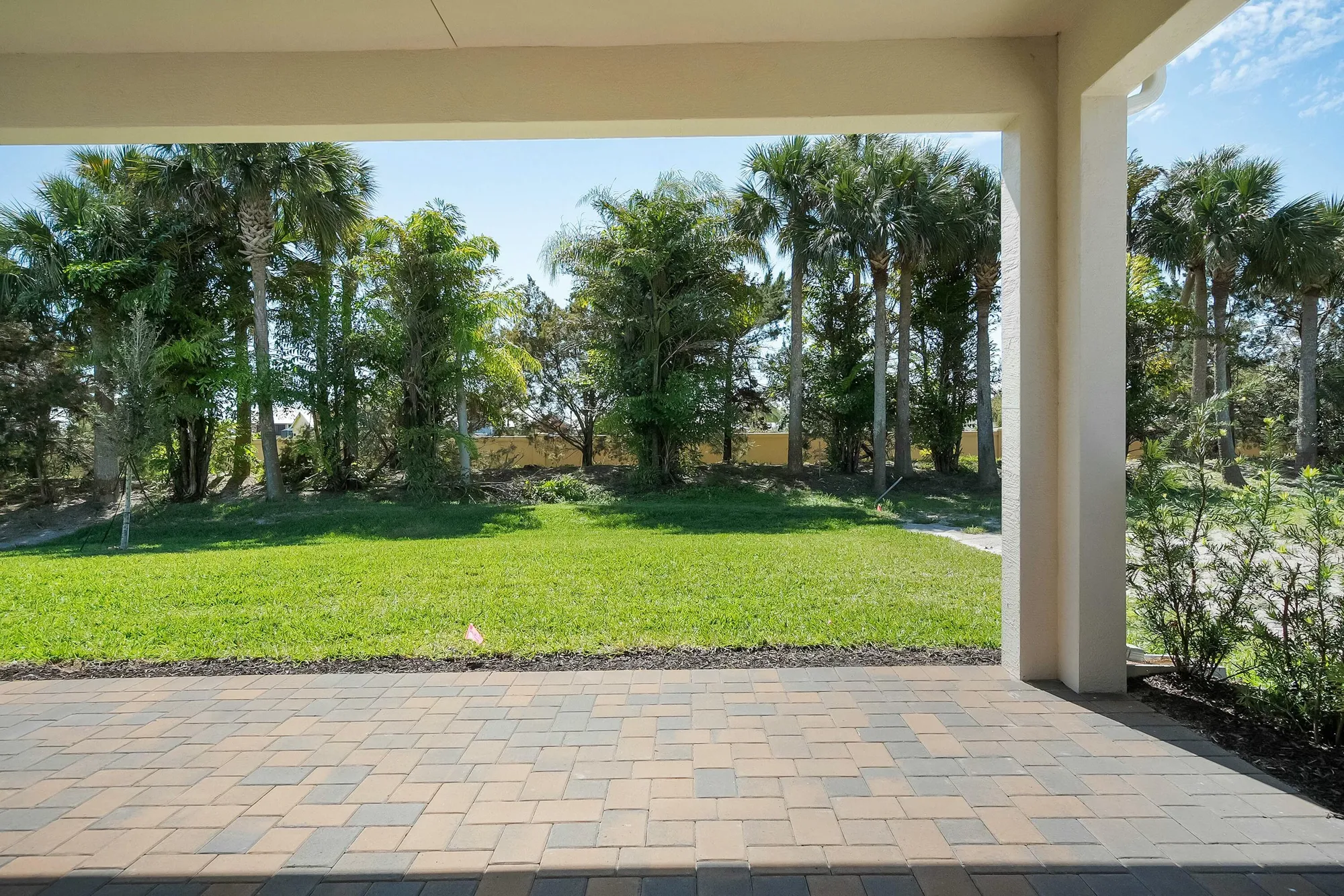 Property Slideshow image 34 of 42 | 2151 falls cir, Vero Beach, FL, 32967