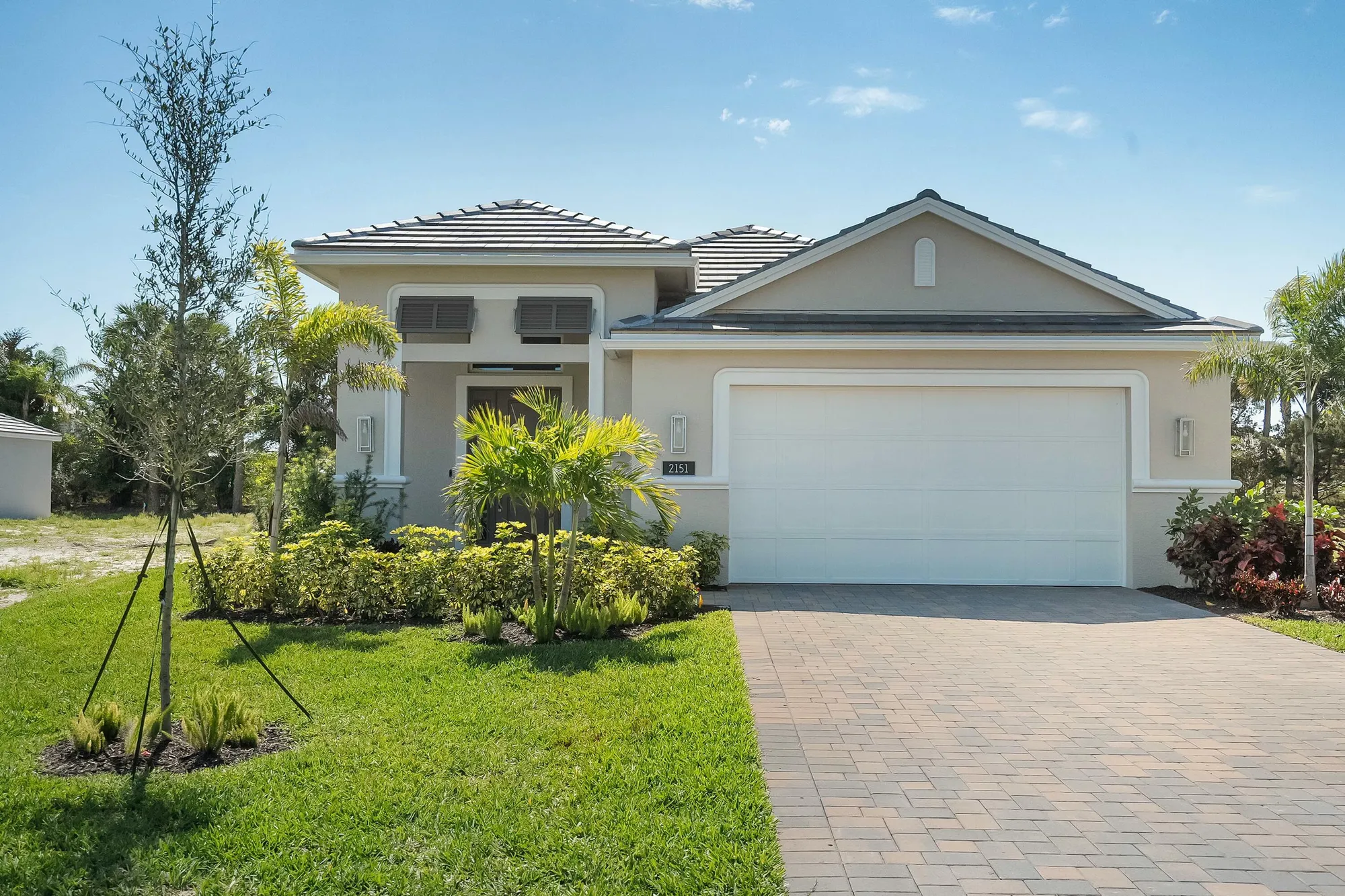 Property Slideshow image 1 of 42 | 2151 falls cir, Vero Beach, FL, 32967