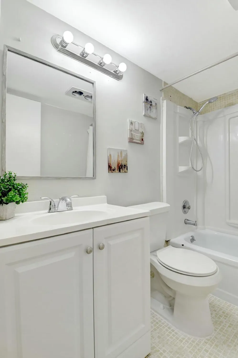 Property Slideshow image 10 of 31 | 143 sussex h, West Palm Beach, FL, 33417