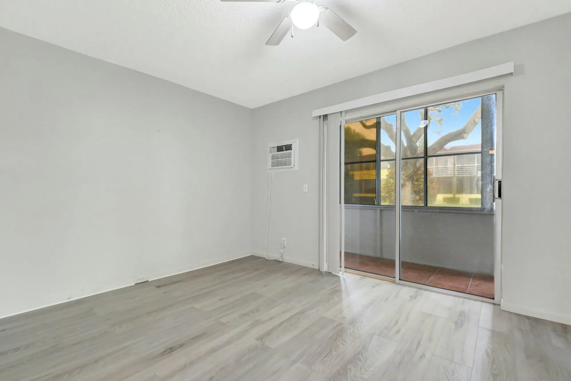 Property Slideshow image 11 of 31 | 143 sussex h, West Palm Beach, FL, 33417