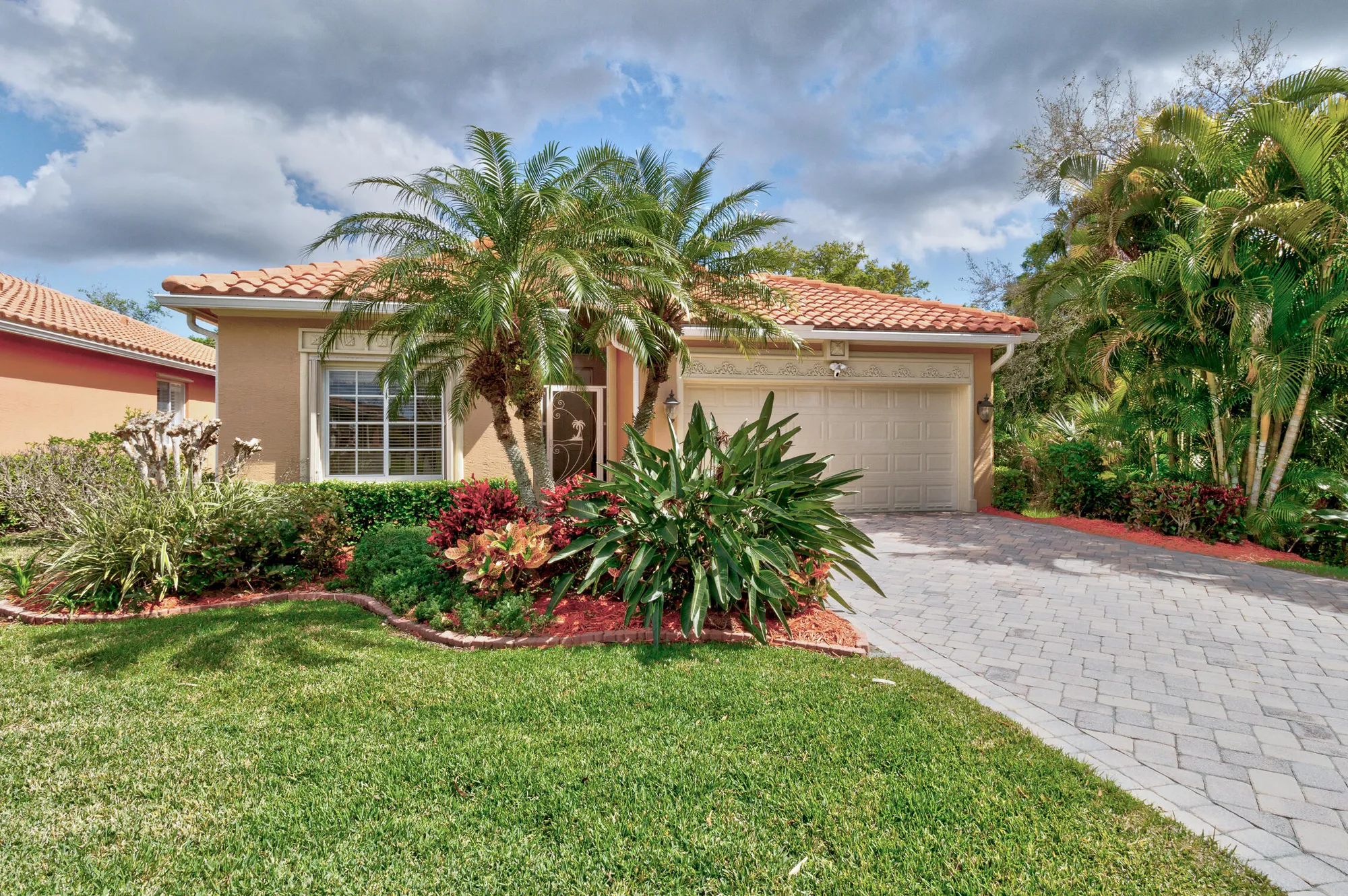 Property Slideshow image 2 of 39 | 6180 dorchester way, Vero Beach, FL, 32966