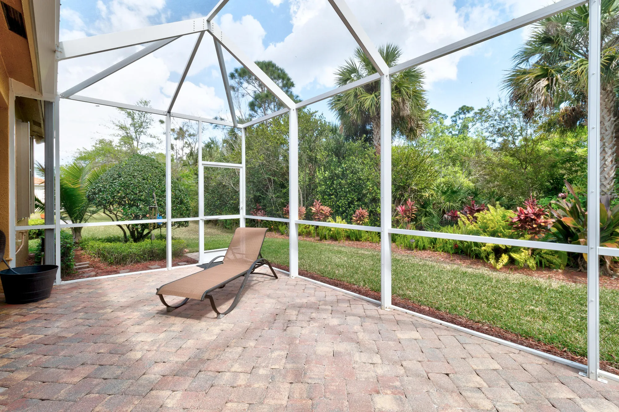 Property Slideshow image 20 of 39 | 6180 dorchester way, Vero Beach, FL, 32966