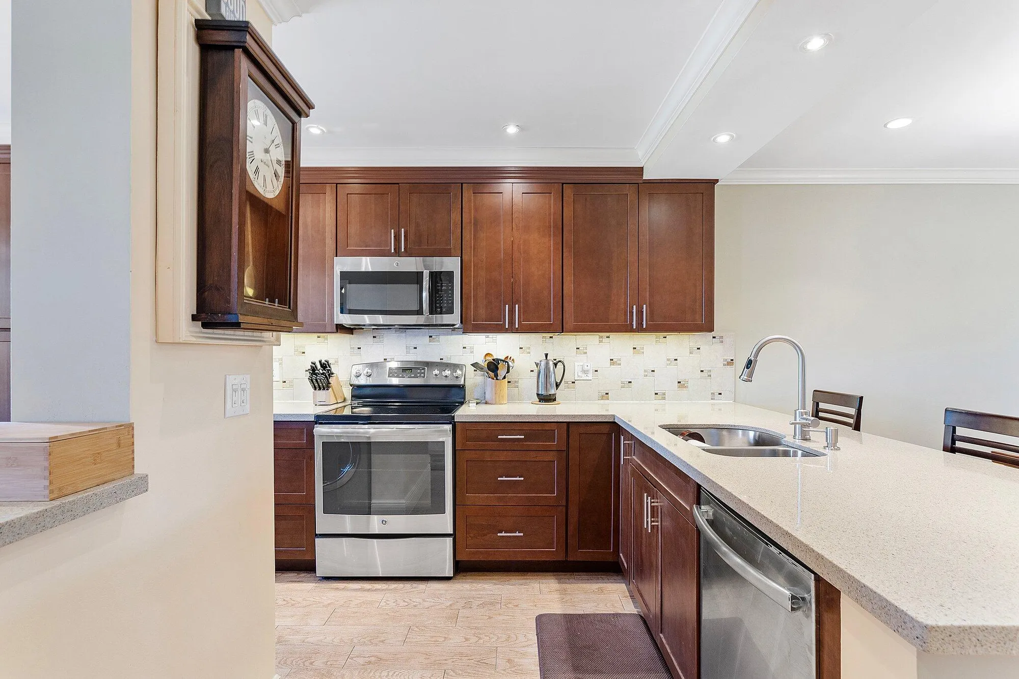 Property Slideshow image 7 of 39 | 1061 orange ter apt 204, Delray Beach, FL, 33445