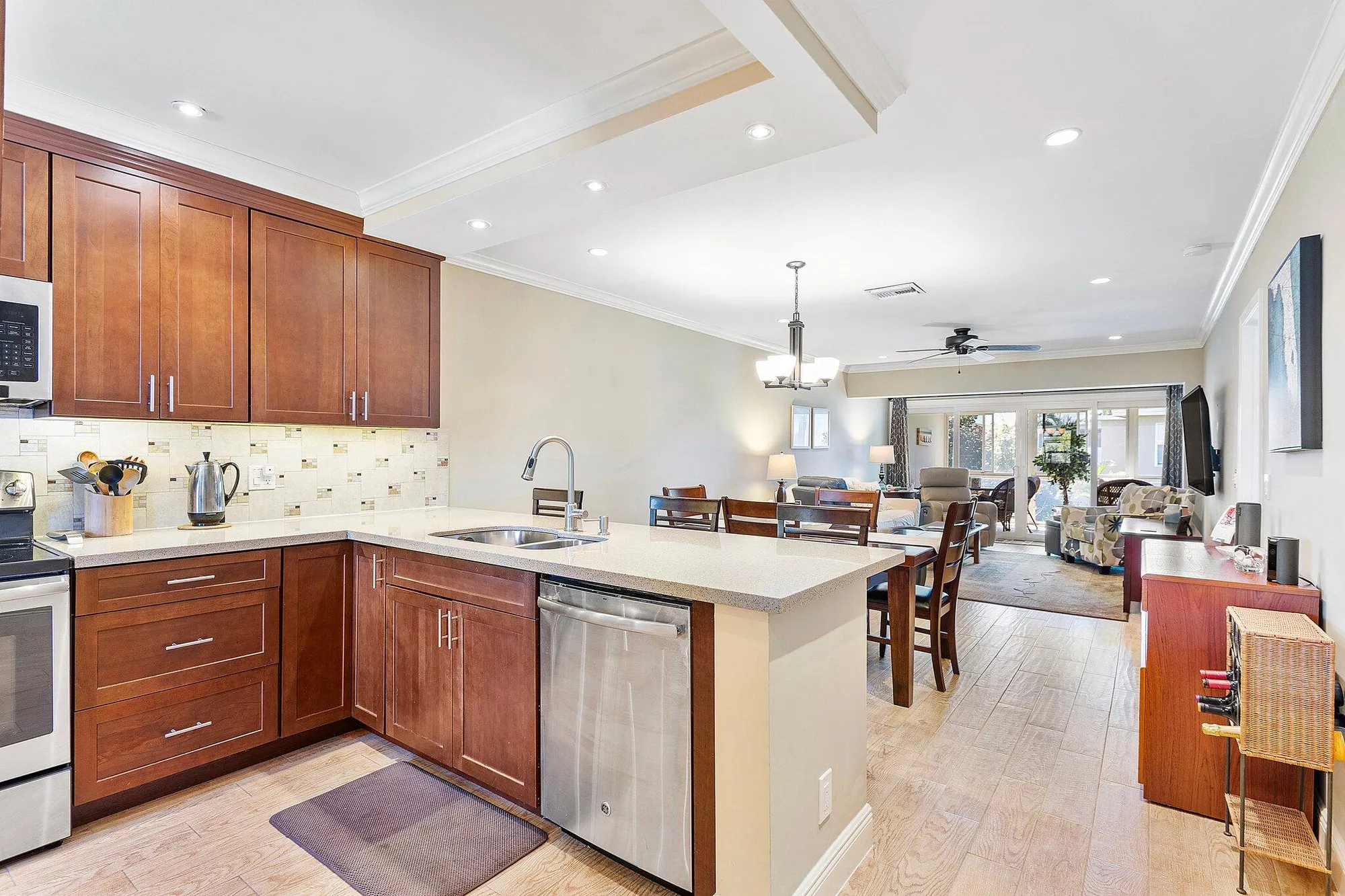 Property Slideshow image 5 of 39 | 1061 orange ter apt 204, Delray Beach, FL, 33445