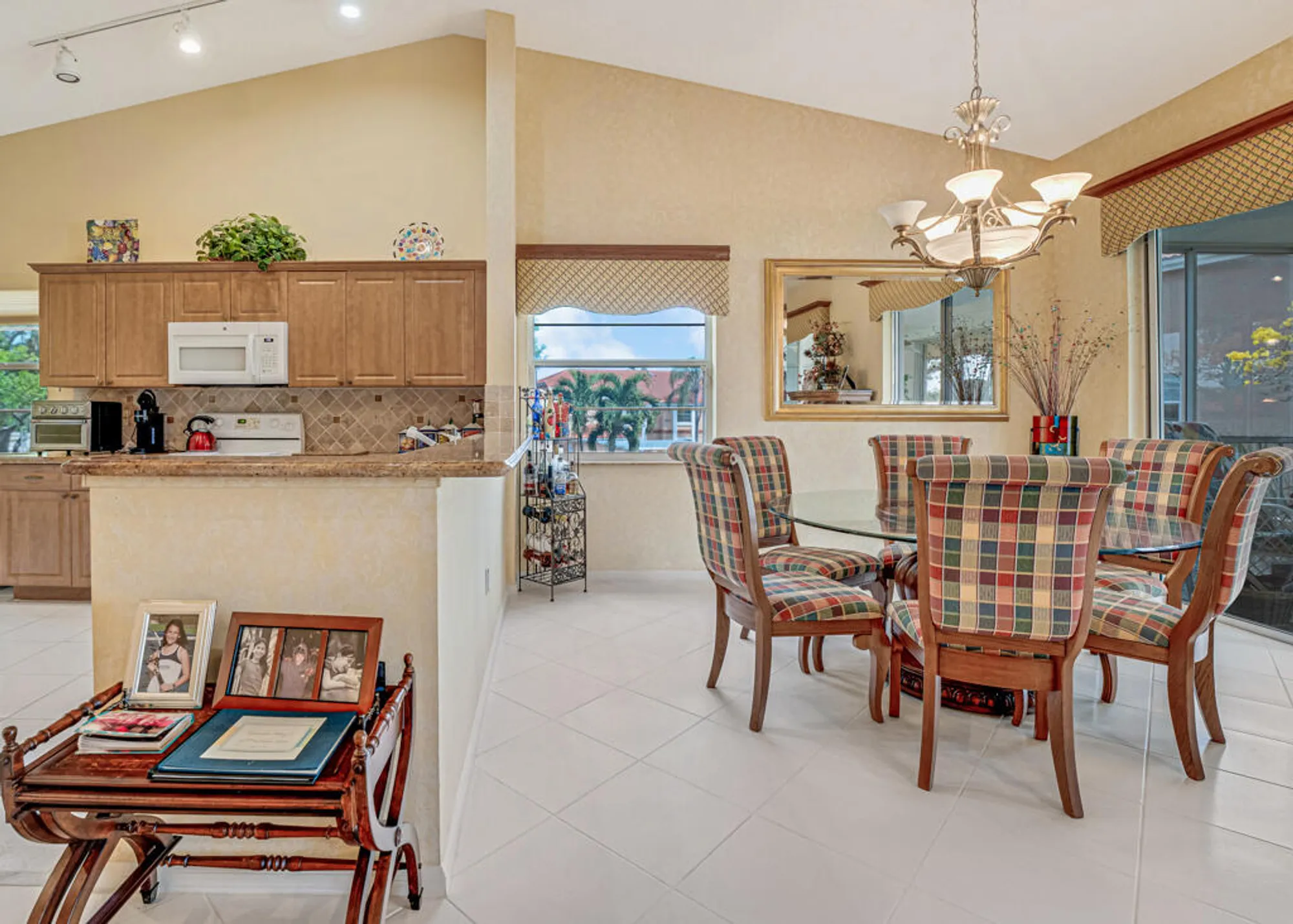 Property Slideshow image 9 of 49 | 9805 shadybrook 201 dr 201, Boynton Beach, FL, 33437