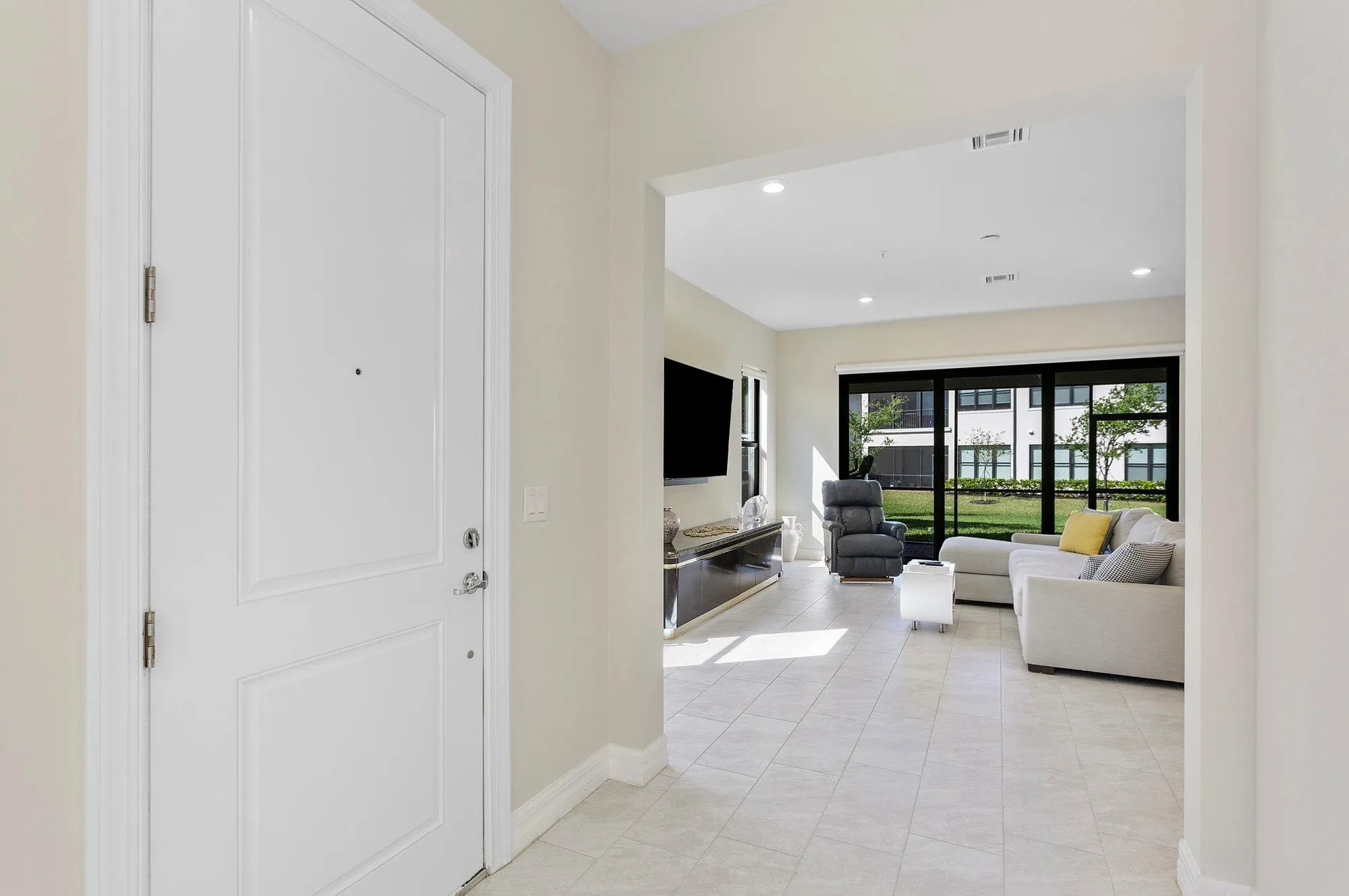 Property Slideshow image 4 of 40 | 21908 canadensis cir # 101, Boca Raton, FL, 33428