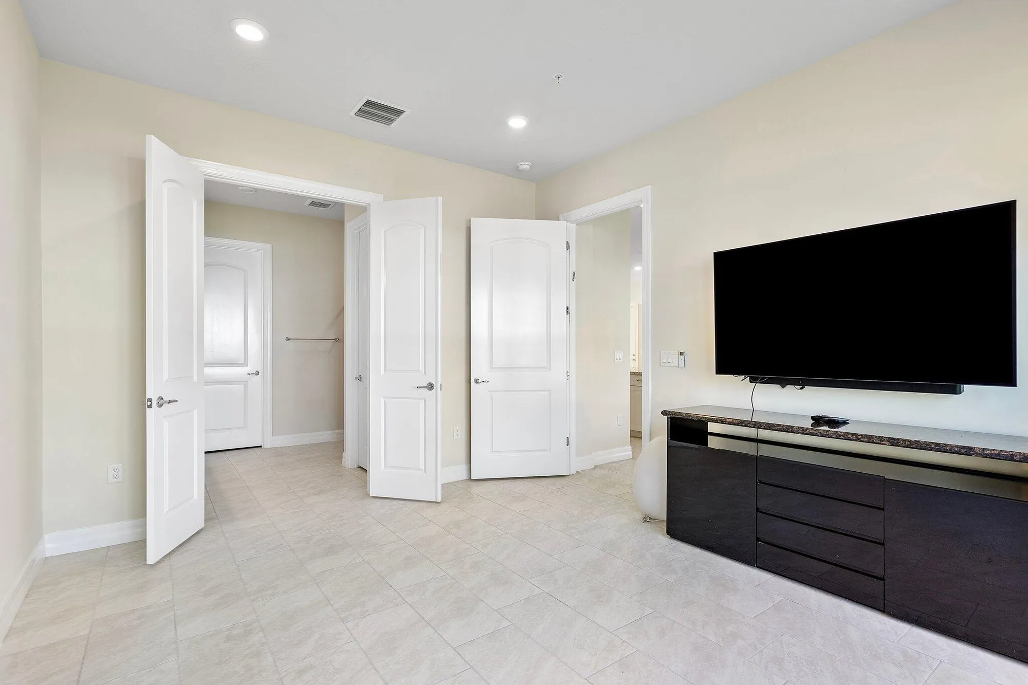 Property Slideshow image 17 of 40 | 21908 canadensis cir # 101, Boca Raton, FL, 33428