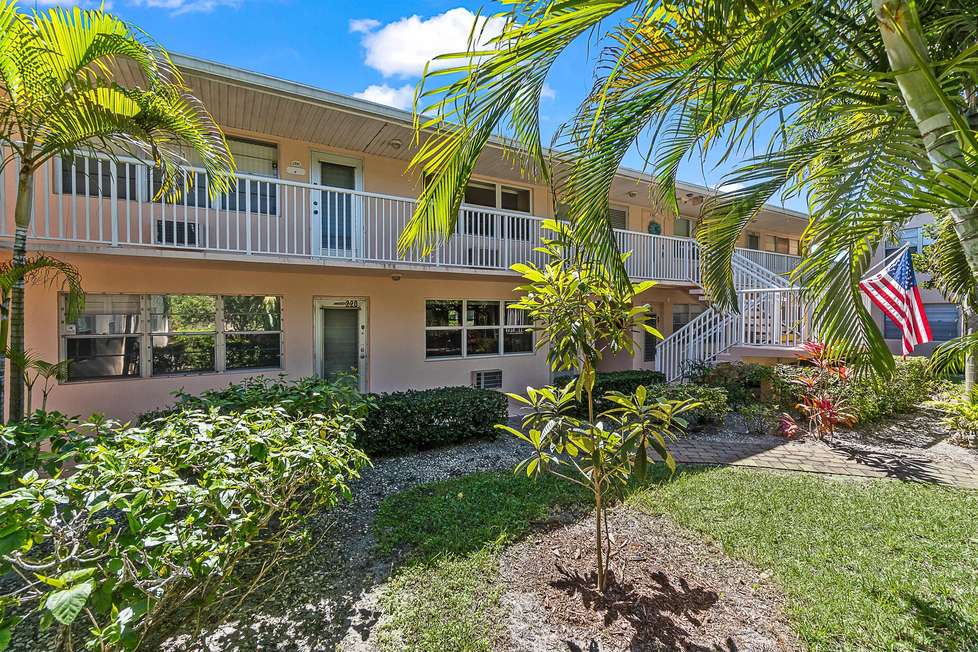 Property Slideshow image 22 of 38 | 231 dorchester j, West Palm Beach, FL, 33417