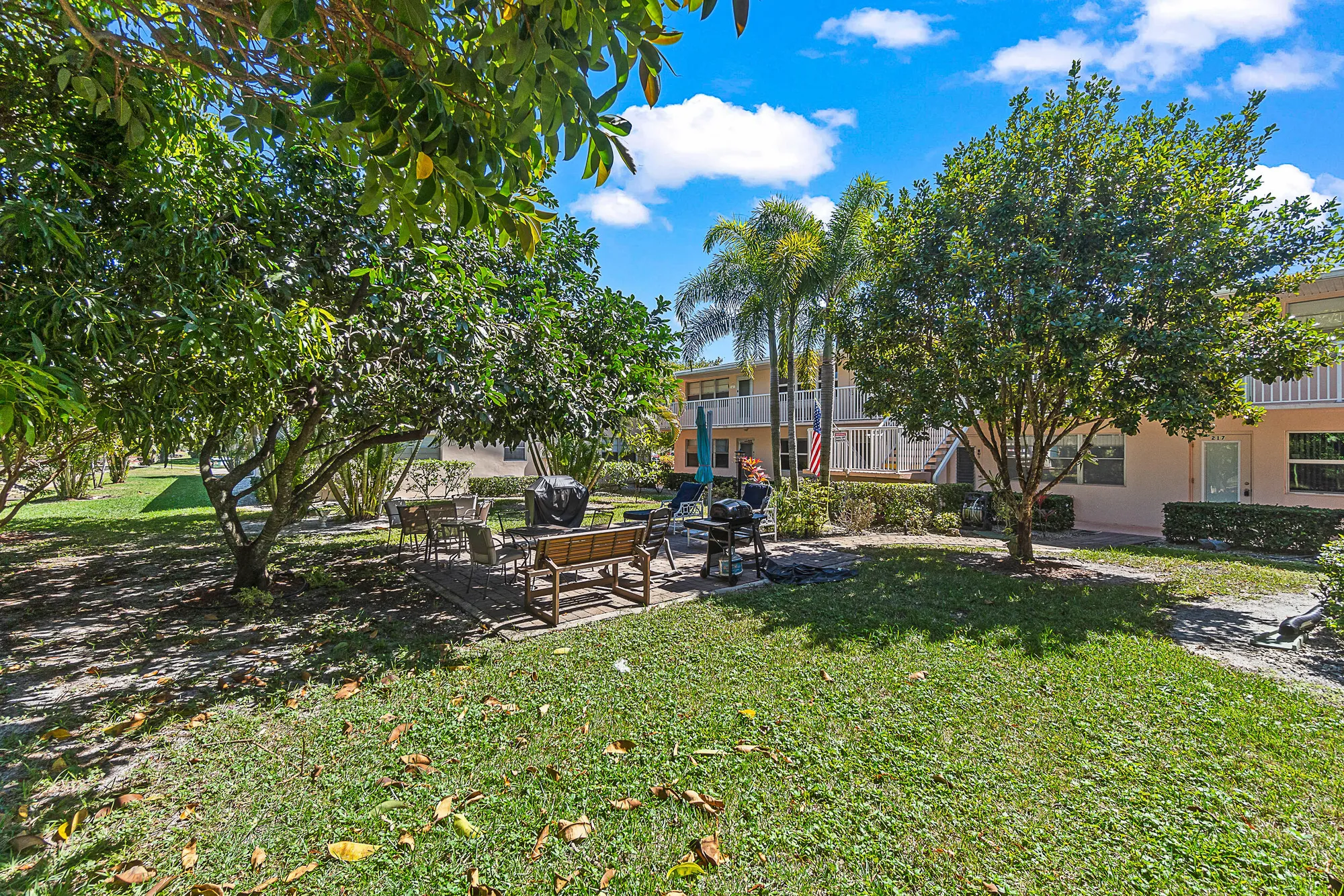 Property Slideshow image 16 of 38 | 231 dorchester j, West Palm Beach, FL, 33417