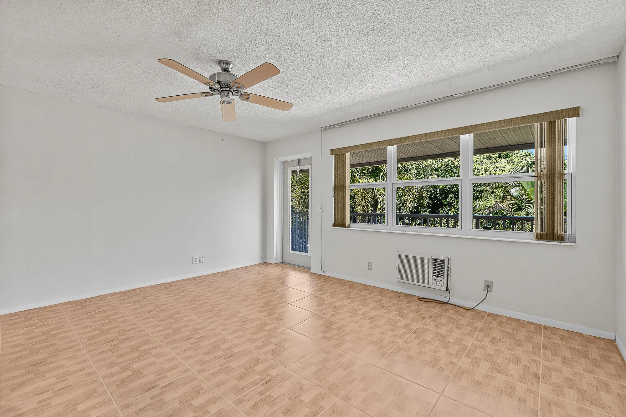 Property Slideshow image 23 of 38 | 231 dorchester j, West Palm Beach, FL, 33417