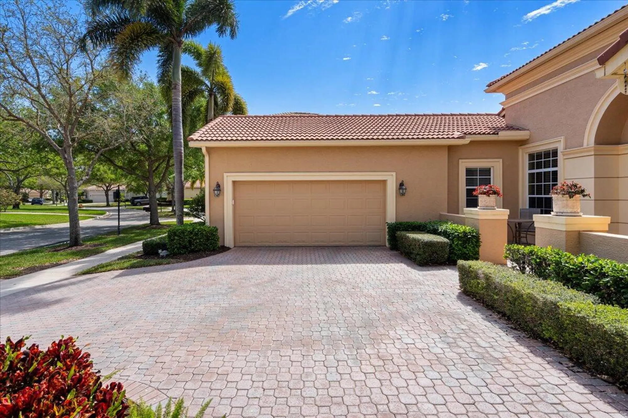 Property Slideshow image 5 of 116 | 9925 sw nuova way, Port Saint Lucie, FL, 34986