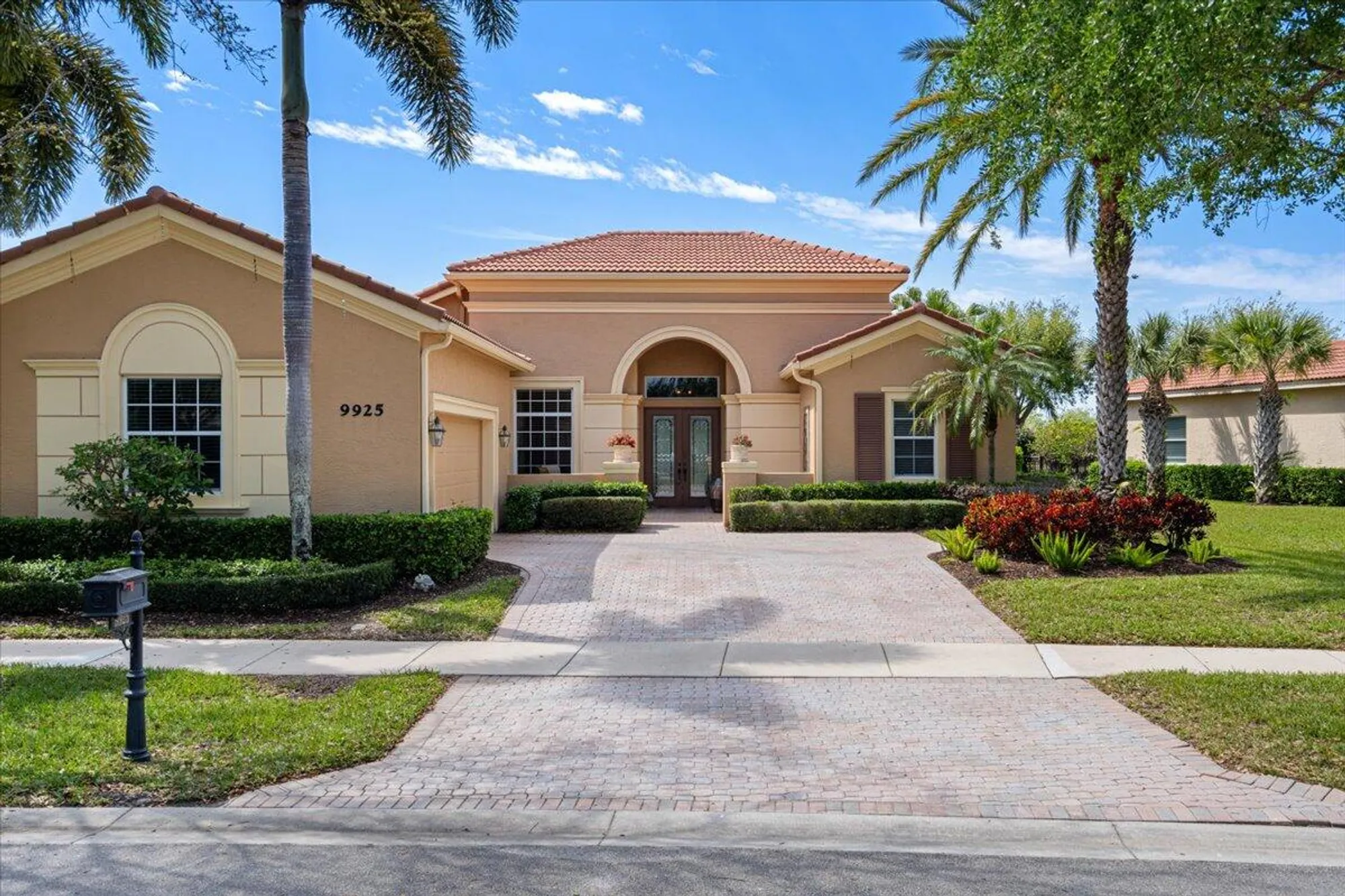 Property Slideshow image 4 of 116 | 9925 sw nuova way, Port Saint Lucie, FL, 34986