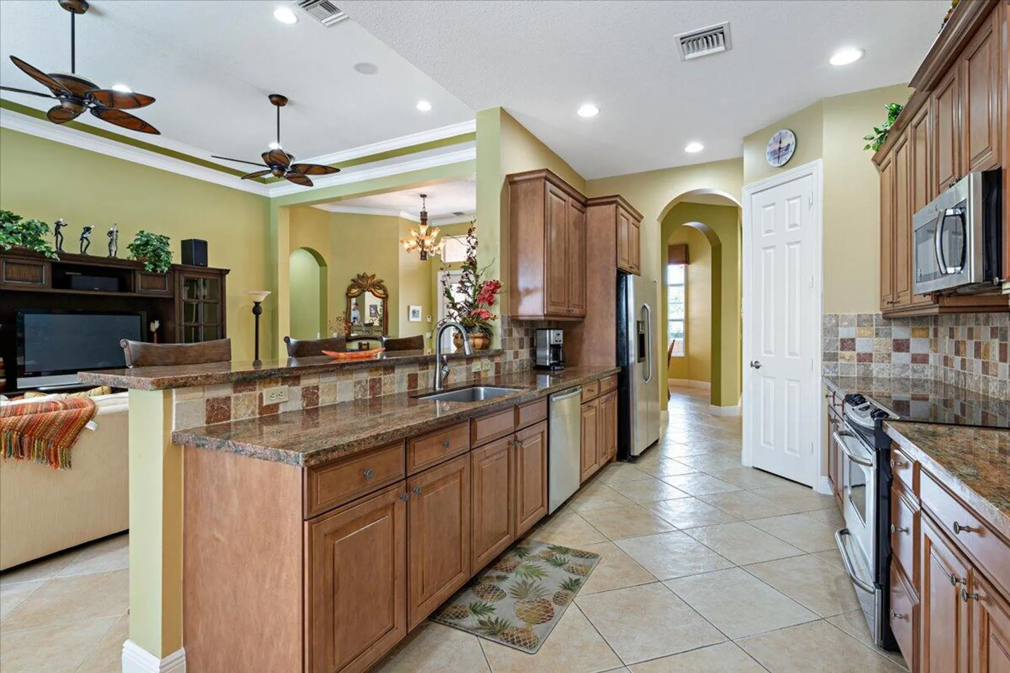Property Slideshow image 15 of 116 | 9925 sw nuova way, Port Saint Lucie, FL, 34986