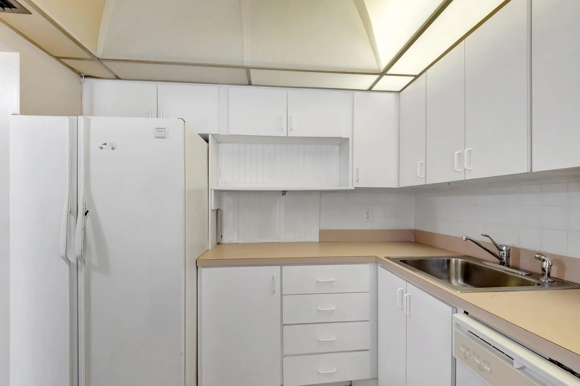 Property Slideshow image 13 of 38 | 1 abbey ln 201, Delray Beach, FL, 33446