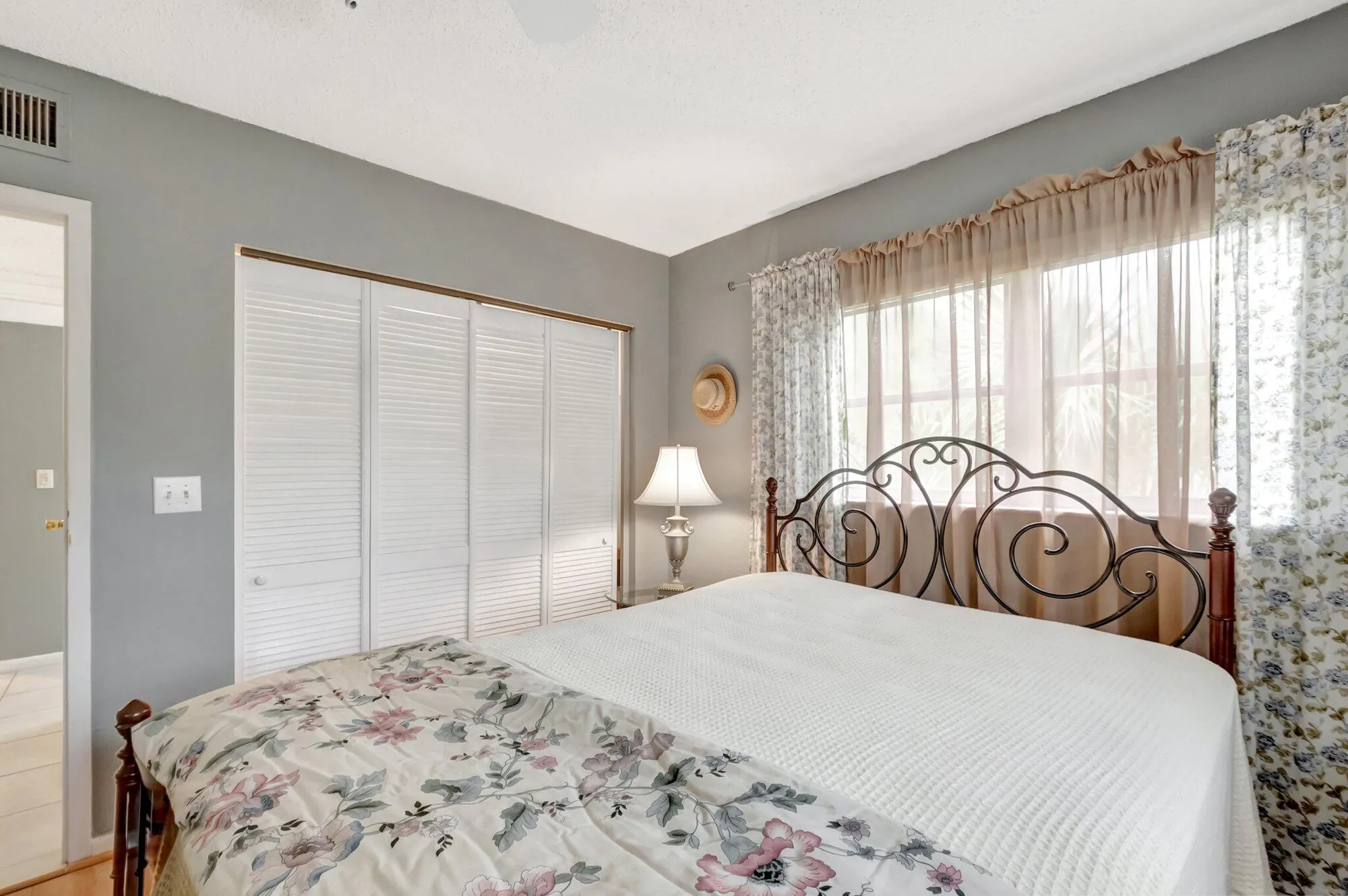 Property Slideshow image 16 of 38 | 1 abbey ln 201, Delray Beach, FL, 33446