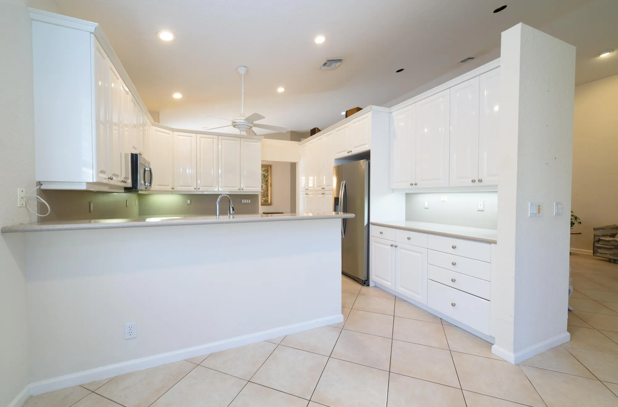 Property Slideshow image 4 of 21 | 10102 diamond lake rd, Boynton Beach, FL, 33437