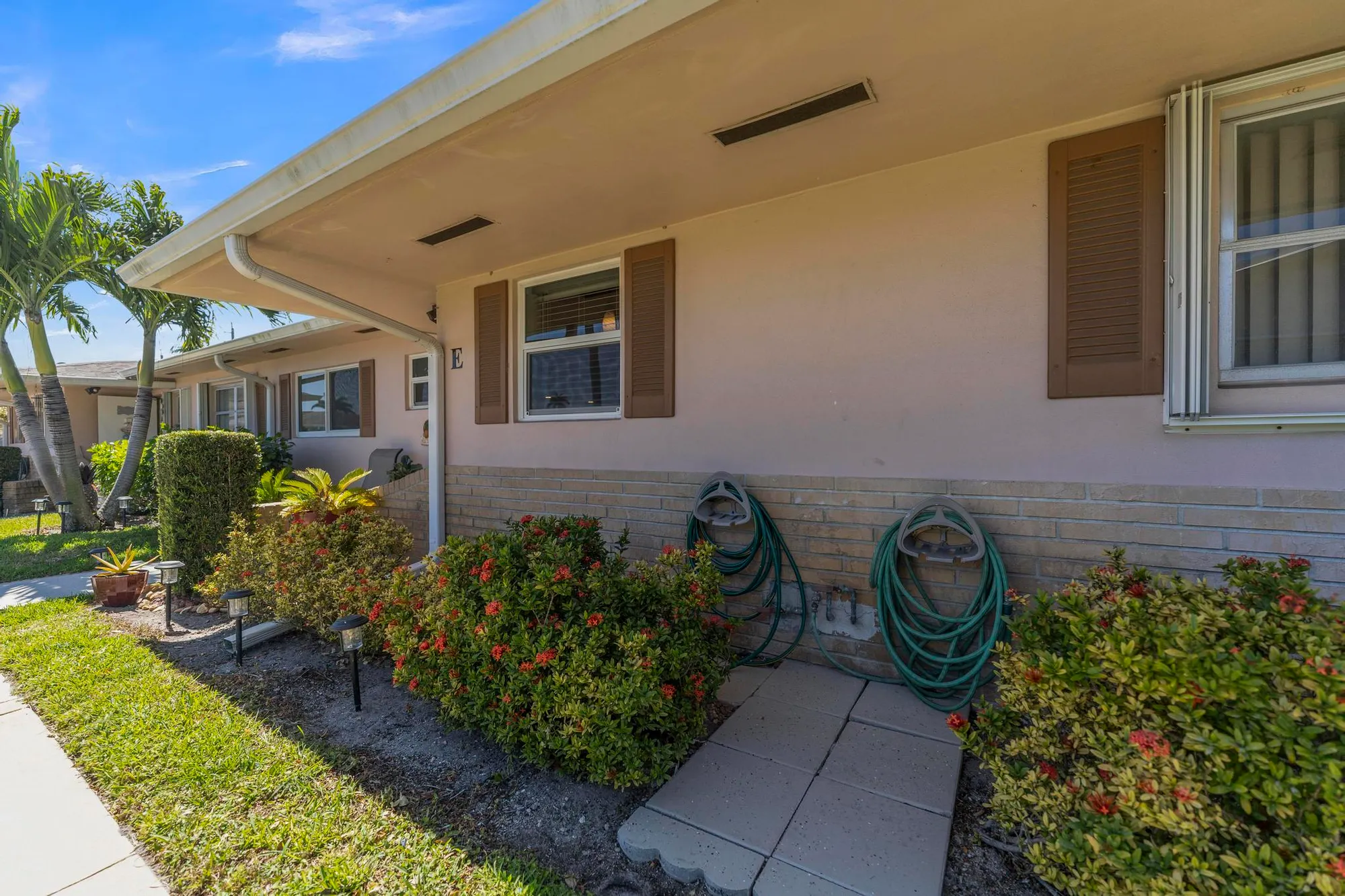 Property Slideshow image 5 of 45 | 2533 dudley dr e, West Palm Beach, FL, 33415