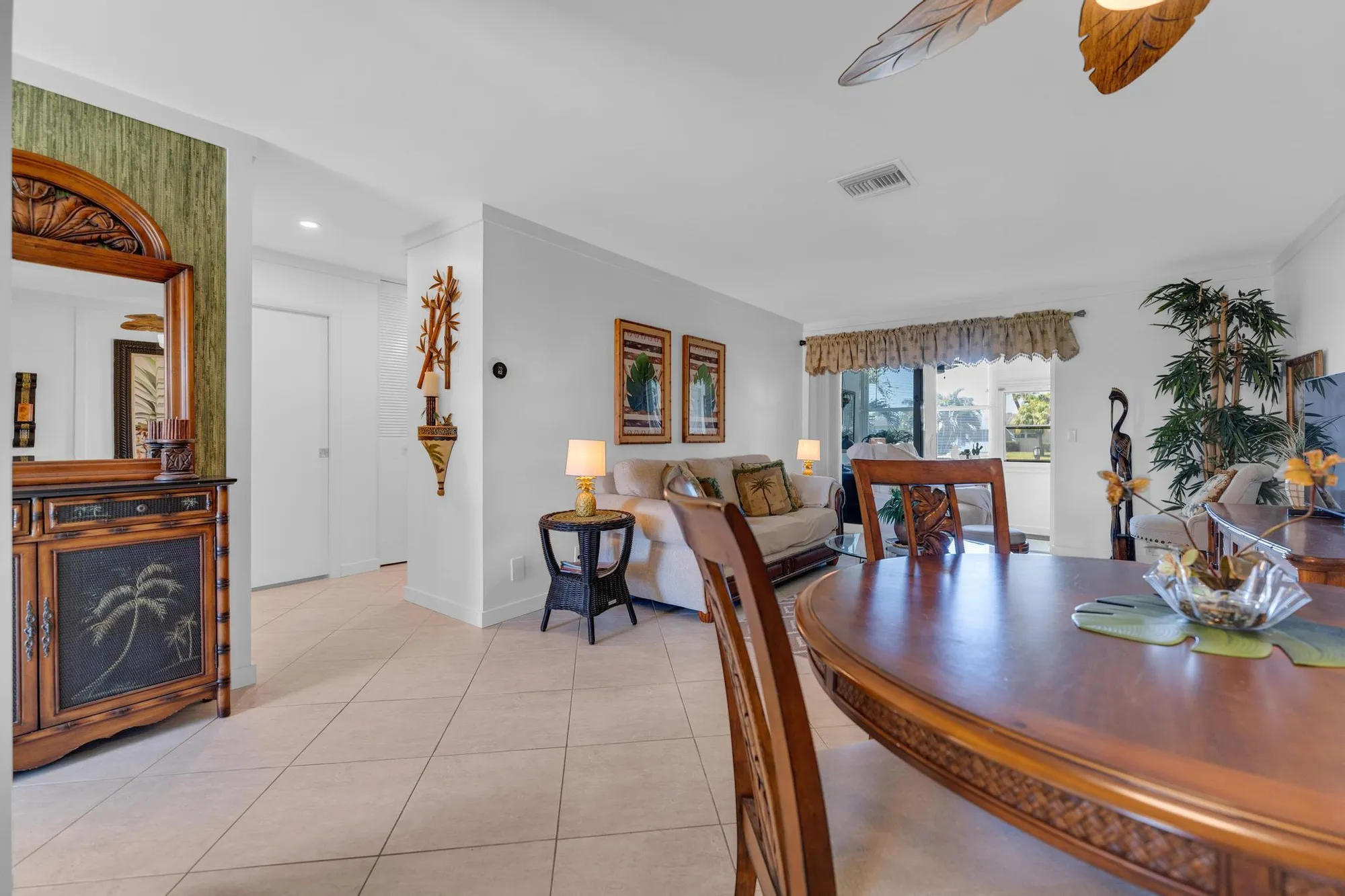 Property Slideshow image 9 of 45 | 2533 dudley dr e, West Palm Beach, FL, 33415
