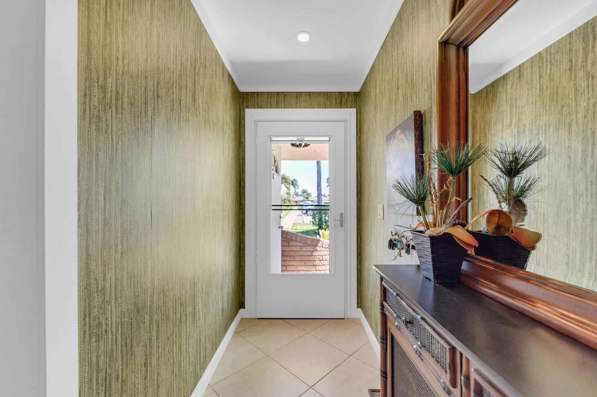 Property Slideshow image 6 of 45 | 2533 dudley dr e, West Palm Beach, FL, 33415