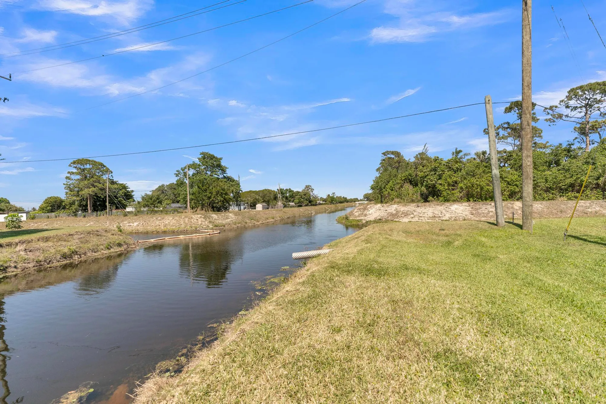 Property Slideshow image 37 of 45 | 2533 dudley dr e, West Palm Beach, FL, 33415