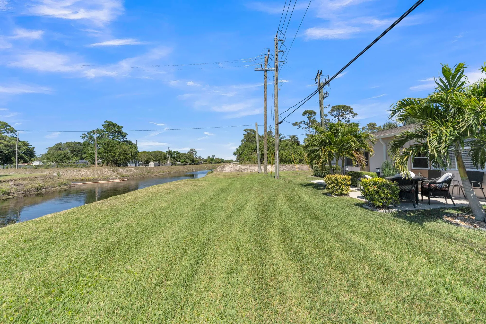 Property Slideshow image 38 of 45 | 2533 dudley dr e, West Palm Beach, FL, 33415