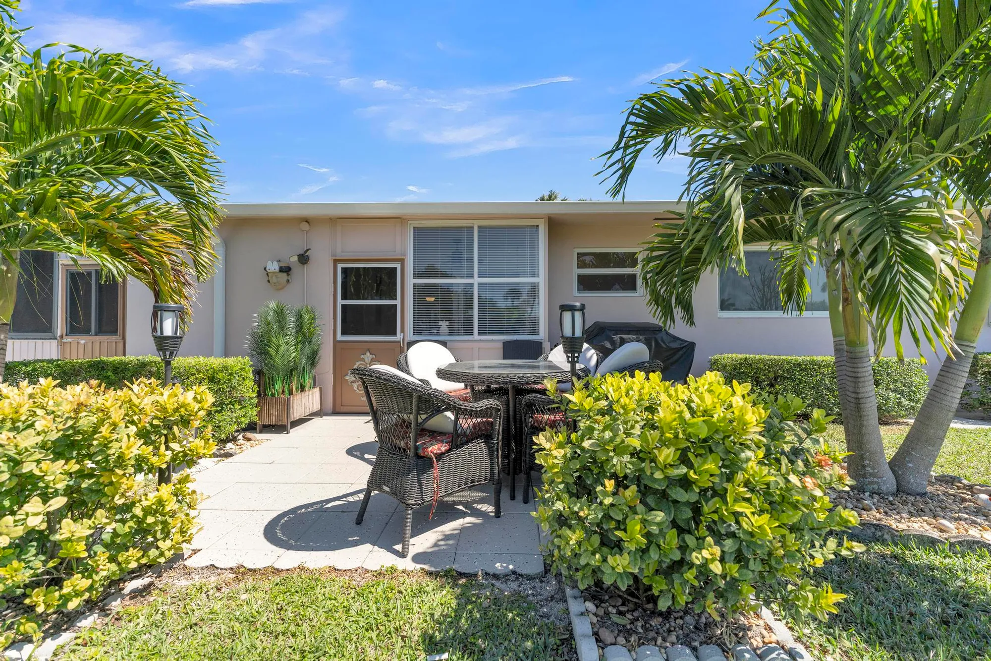 Property Slideshow image 32 of 45 | 2533 dudley dr e, West Palm Beach, FL, 33415