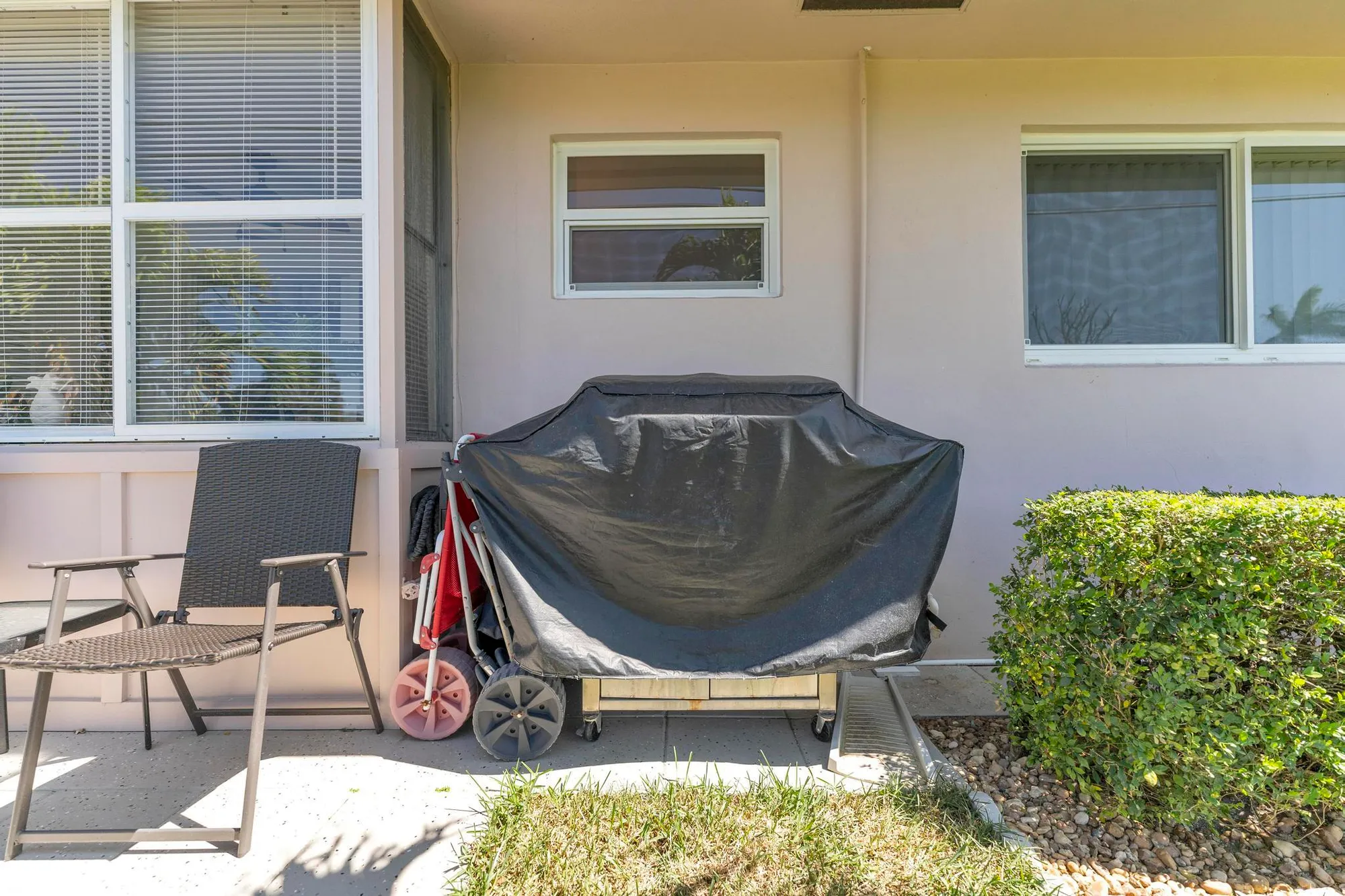 Property Slideshow image 35 of 45 | 2533 dudley dr e, West Palm Beach, FL, 33415