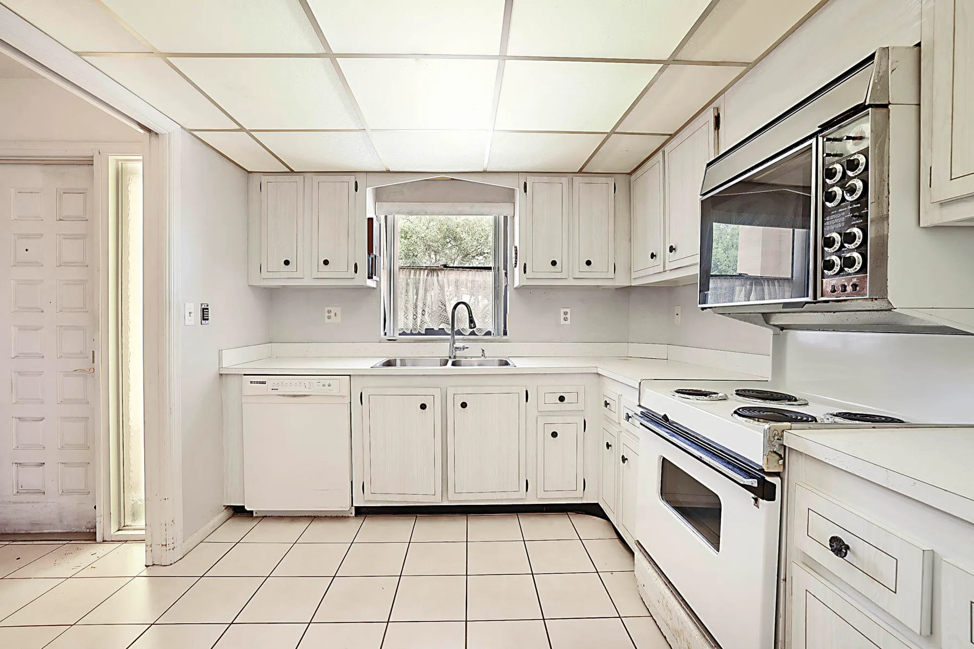 Property Slideshow image 11 of 40 | 300 intracoastal pl apt 203, Tequesta, FL, 33469