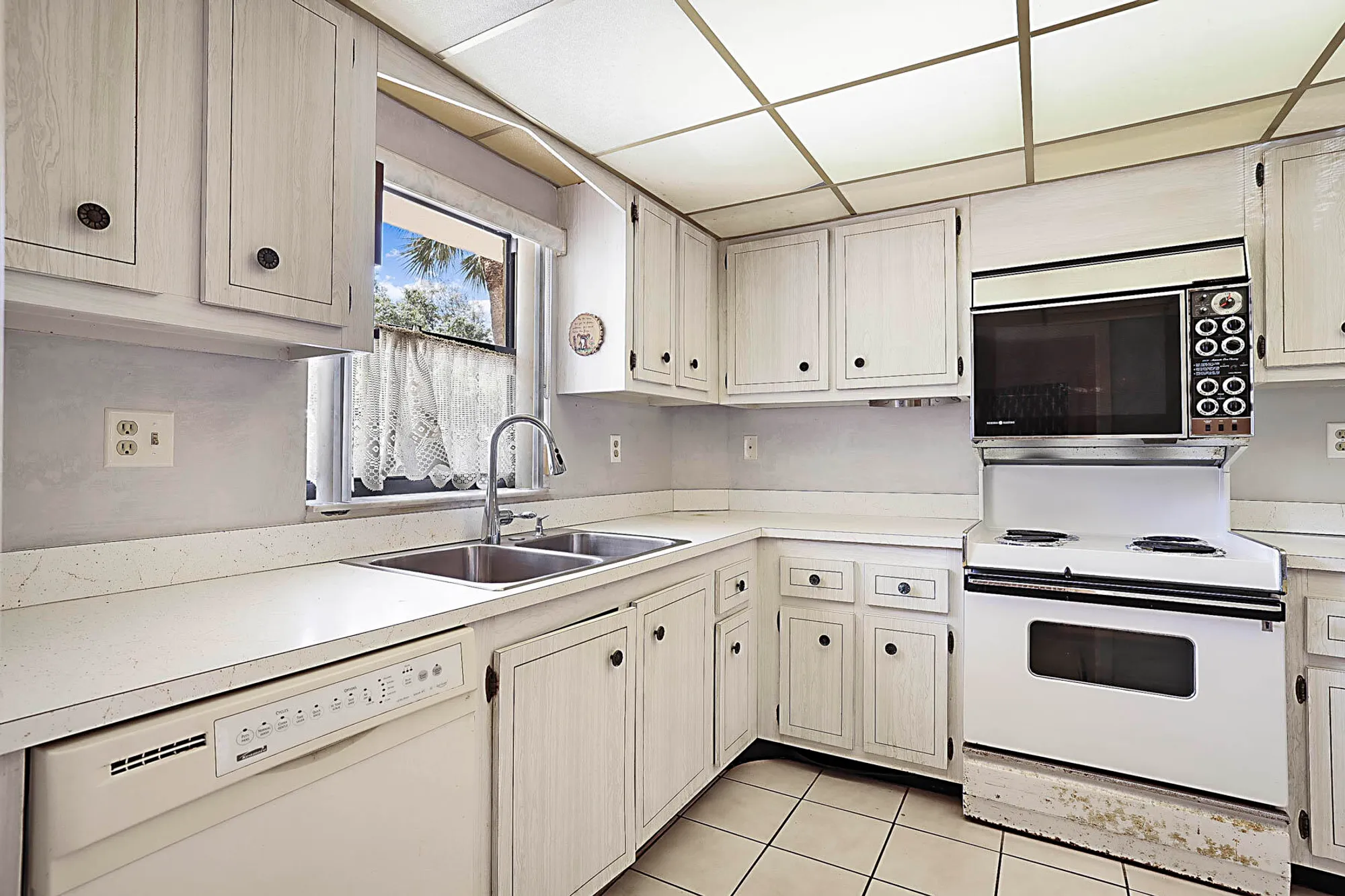 Property Slideshow image 12 of 40 | 300 intracoastal pl apt 203, Tequesta, FL, 33469