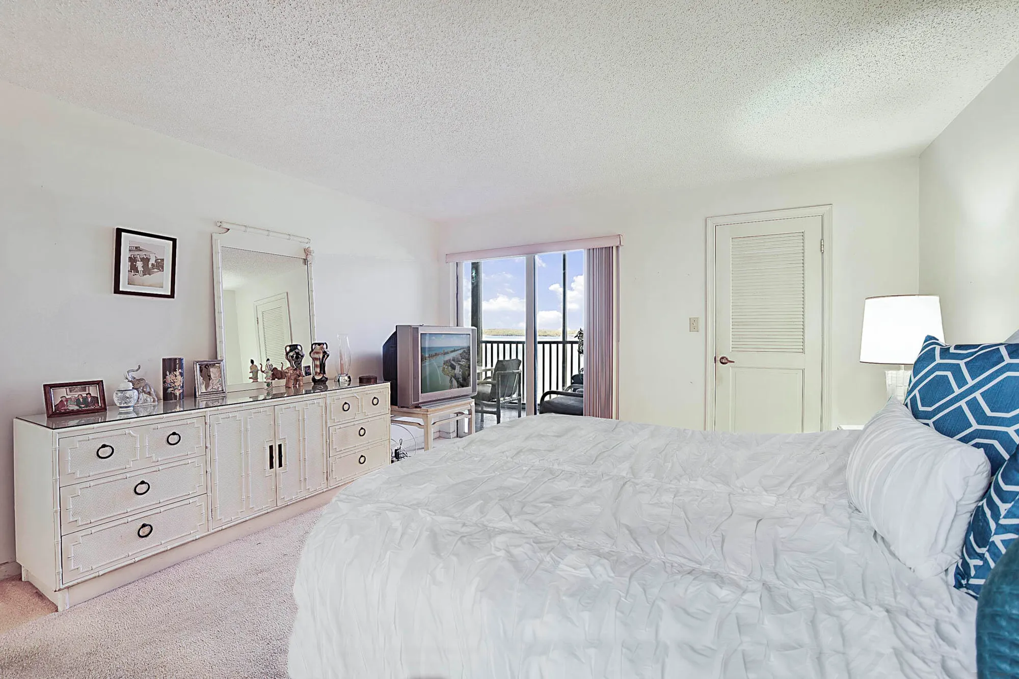 Property Slideshow image 18 of 40 | 300 intracoastal pl apt 203, Tequesta, FL, 33469