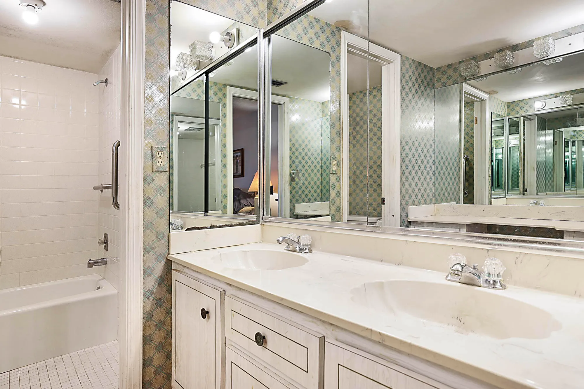 Property Slideshow image 20 of 40 | 300 intracoastal pl apt 203, Tequesta, FL, 33469