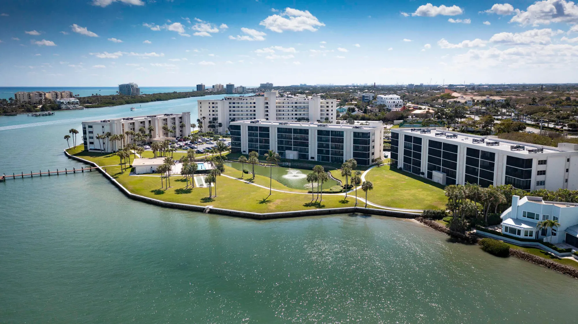 Property Slideshow image 32 of 40 | 300 intracoastal pl apt 203, Tequesta, FL, 33469
