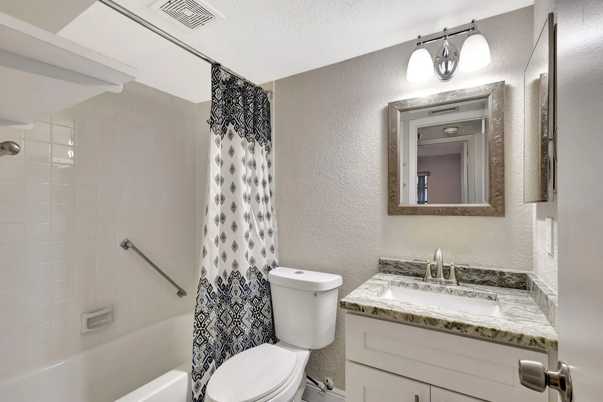 Property Slideshow image 16 of 36 | 4700 lucerne lakes blvd 206, Lake Worth, FL, 33467