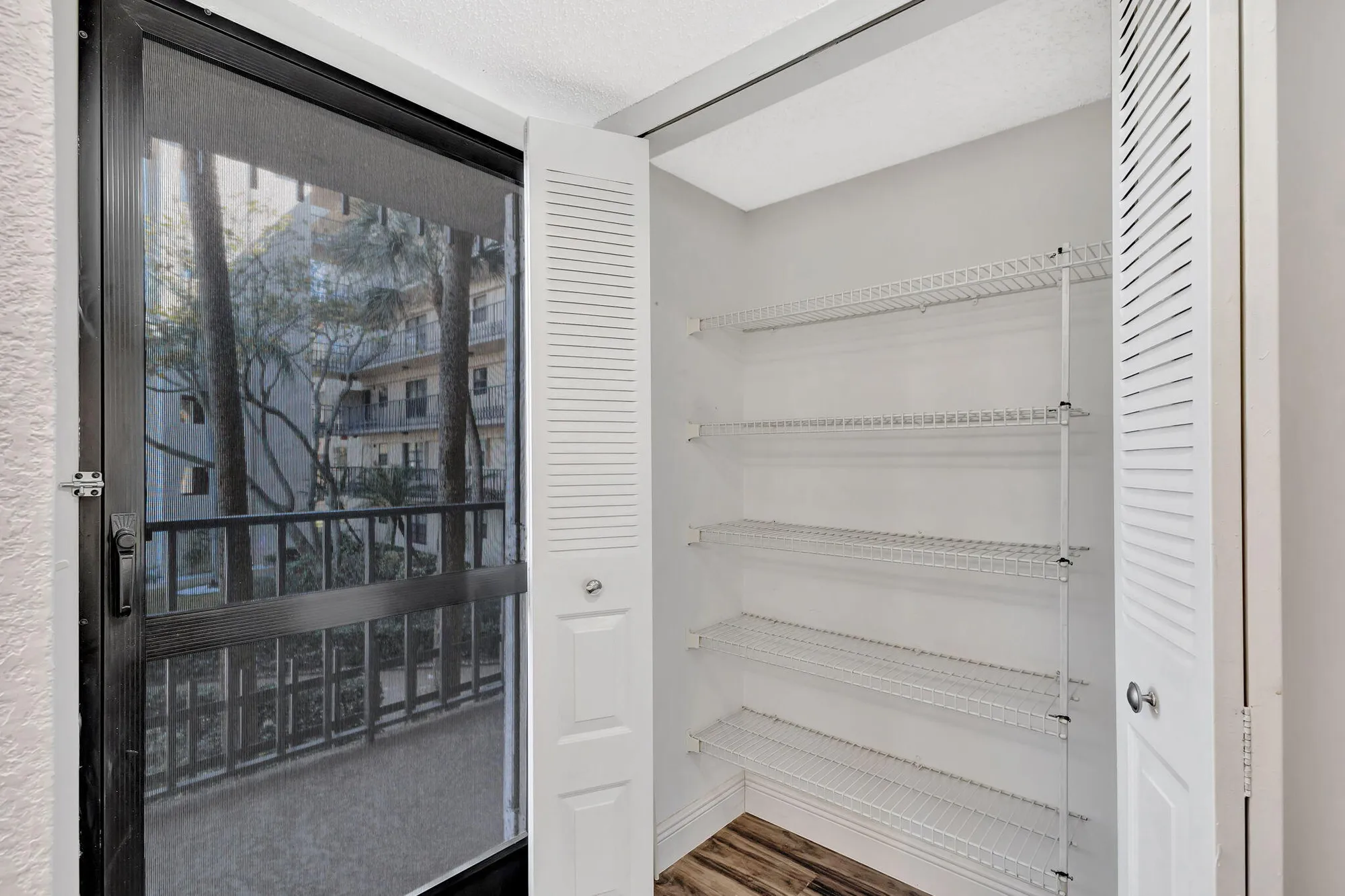 Property Slideshow image 10 of 36 | 4700 lucerne lakes blvd 206, Lake Worth, FL, 33467