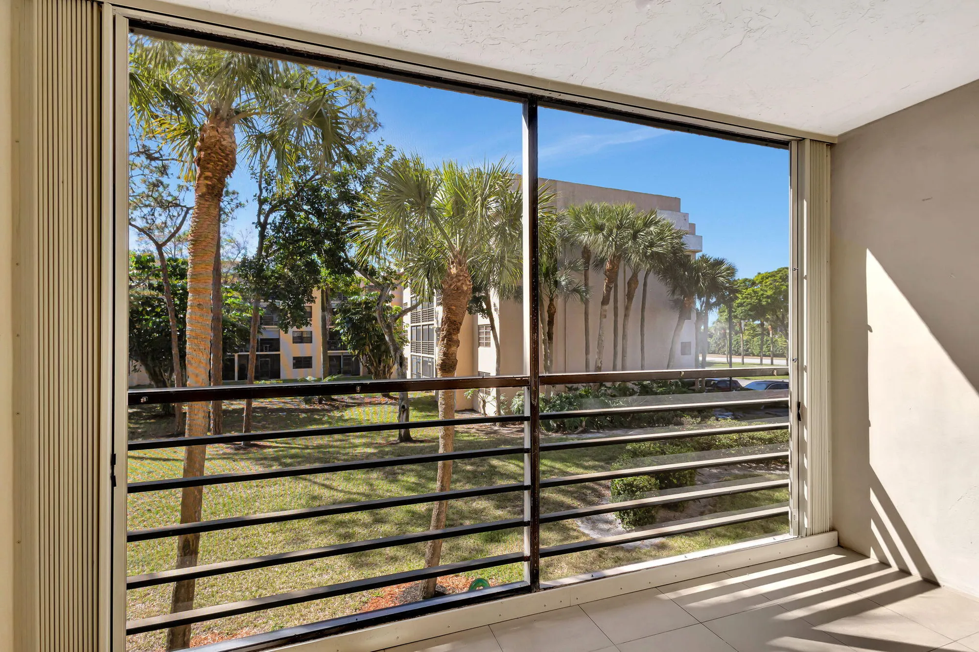 Property Slideshow image 19 of 36 | 4700 lucerne lakes blvd 206, Lake Worth, FL, 33467