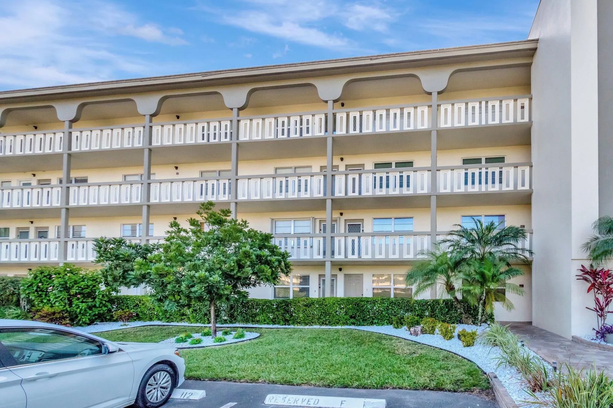 Property Slideshow image 49 of 116 | 2901 victoria cir f2, Coconut Creek, FL, 33066