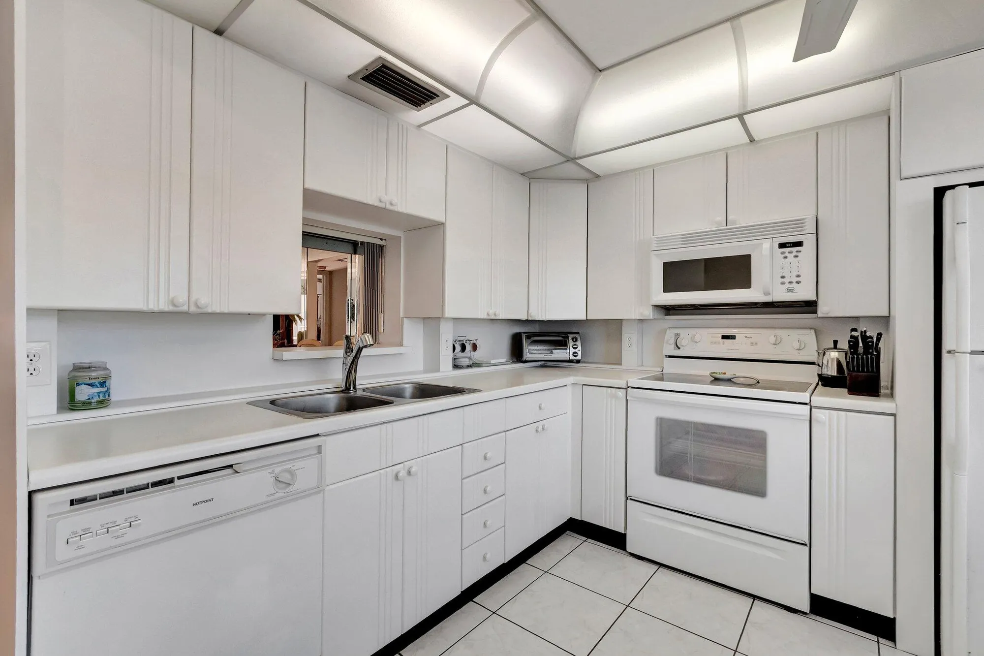 Property Slideshow image 26 of 116 | 2901 victoria cir f2, Coconut Creek, FL, 33066