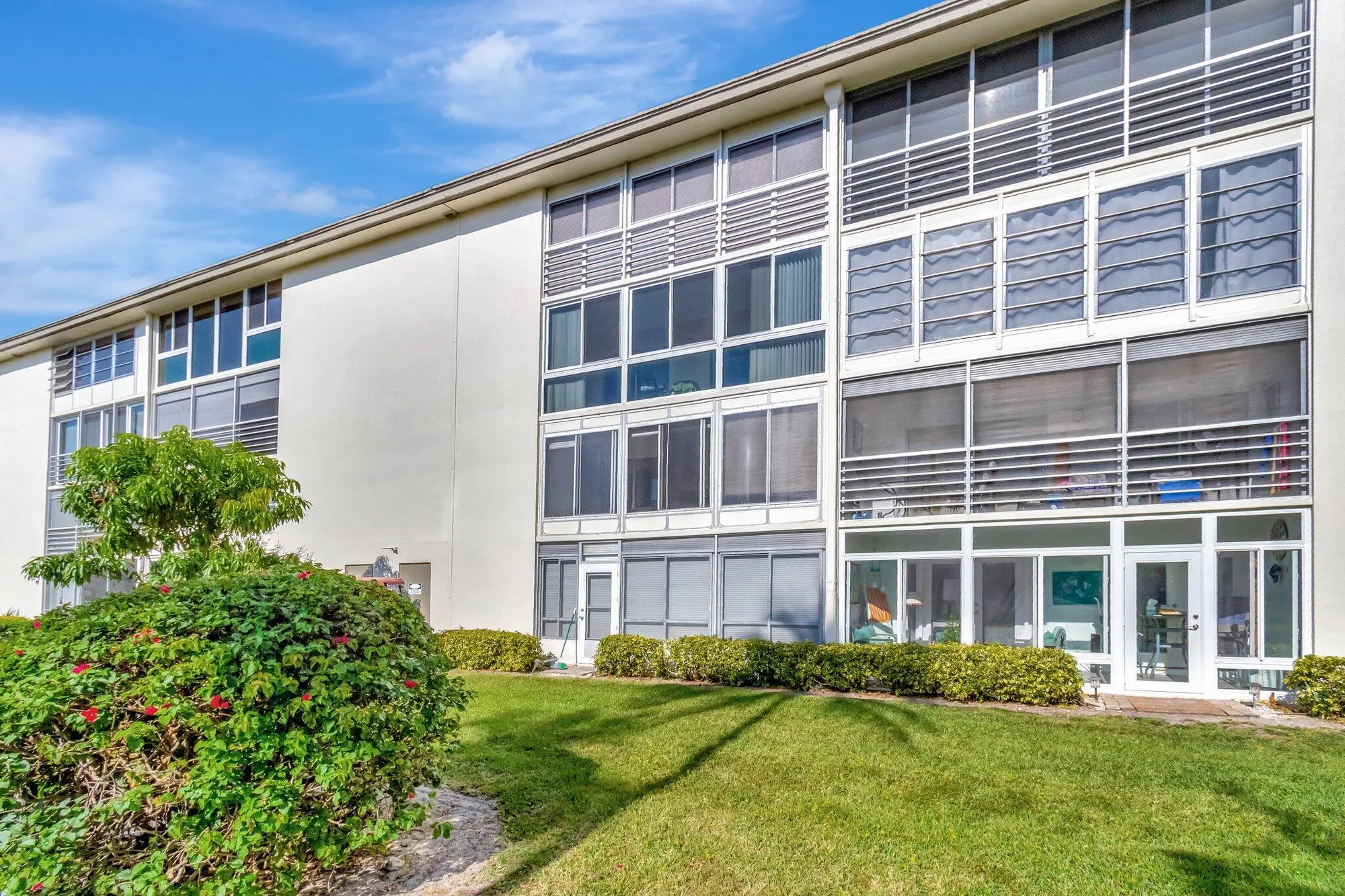 Property Slideshow image 42 of 116 | 2901 victoria cir f2, Coconut Creek, FL, 33066