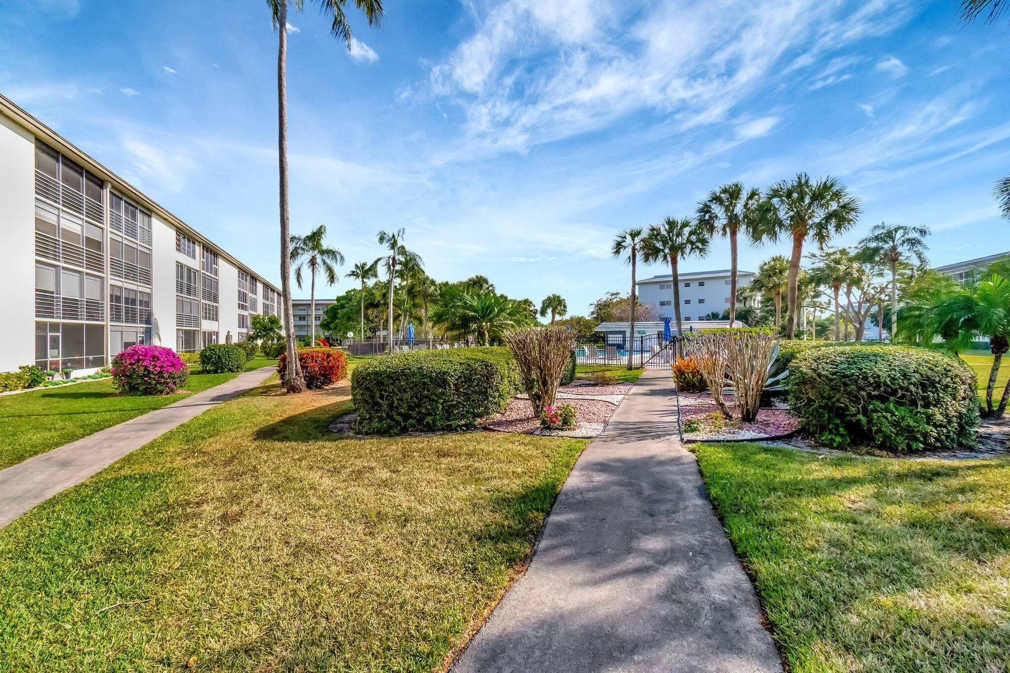 Property Slideshow image 52 of 116 | 2901 victoria cir f2, Coconut Creek, FL, 33066