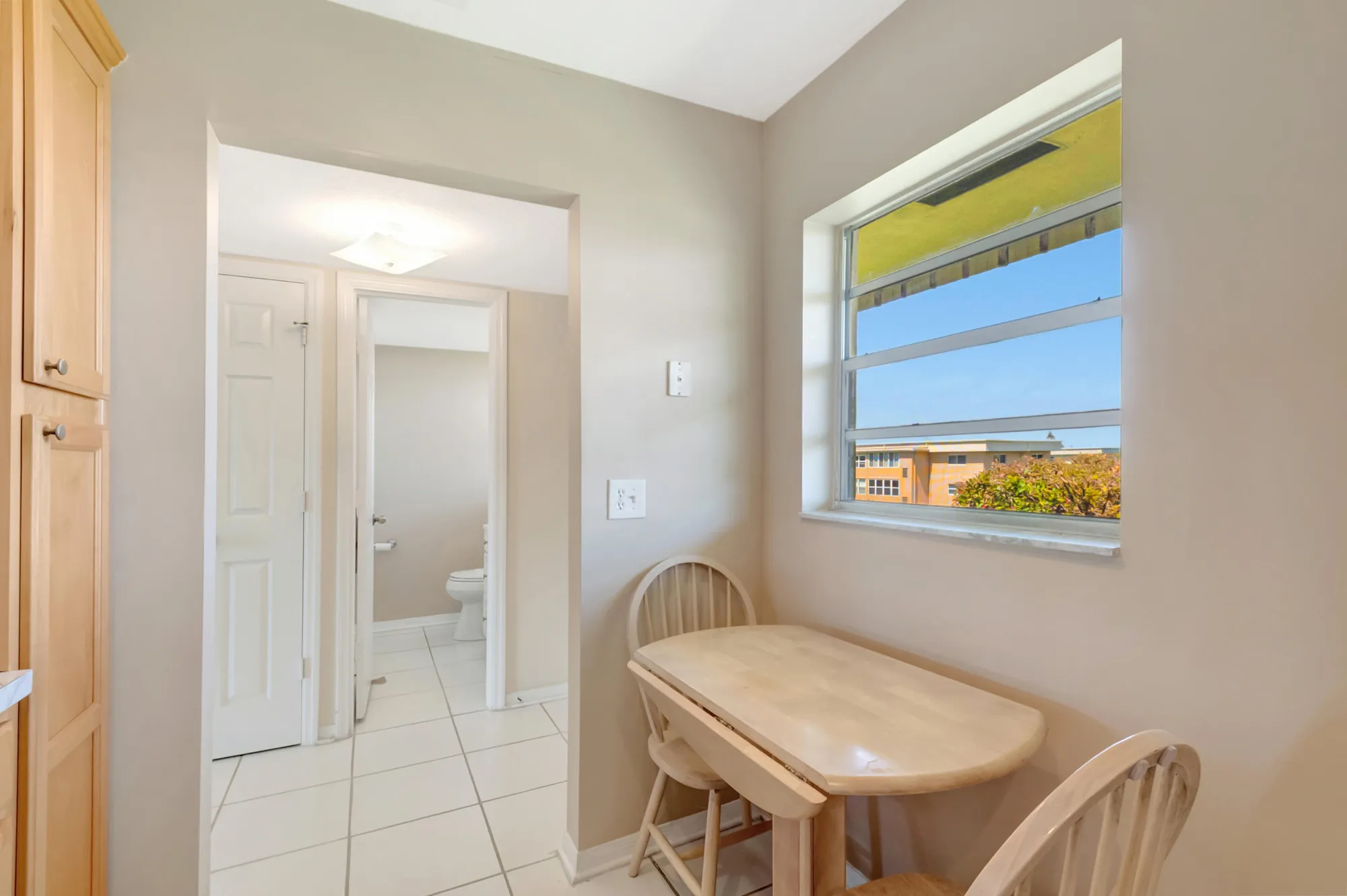 Property Slideshow image 9 of 40 | 2515 ne 1st ct apt 412, Boynton Beach, FL, 33435