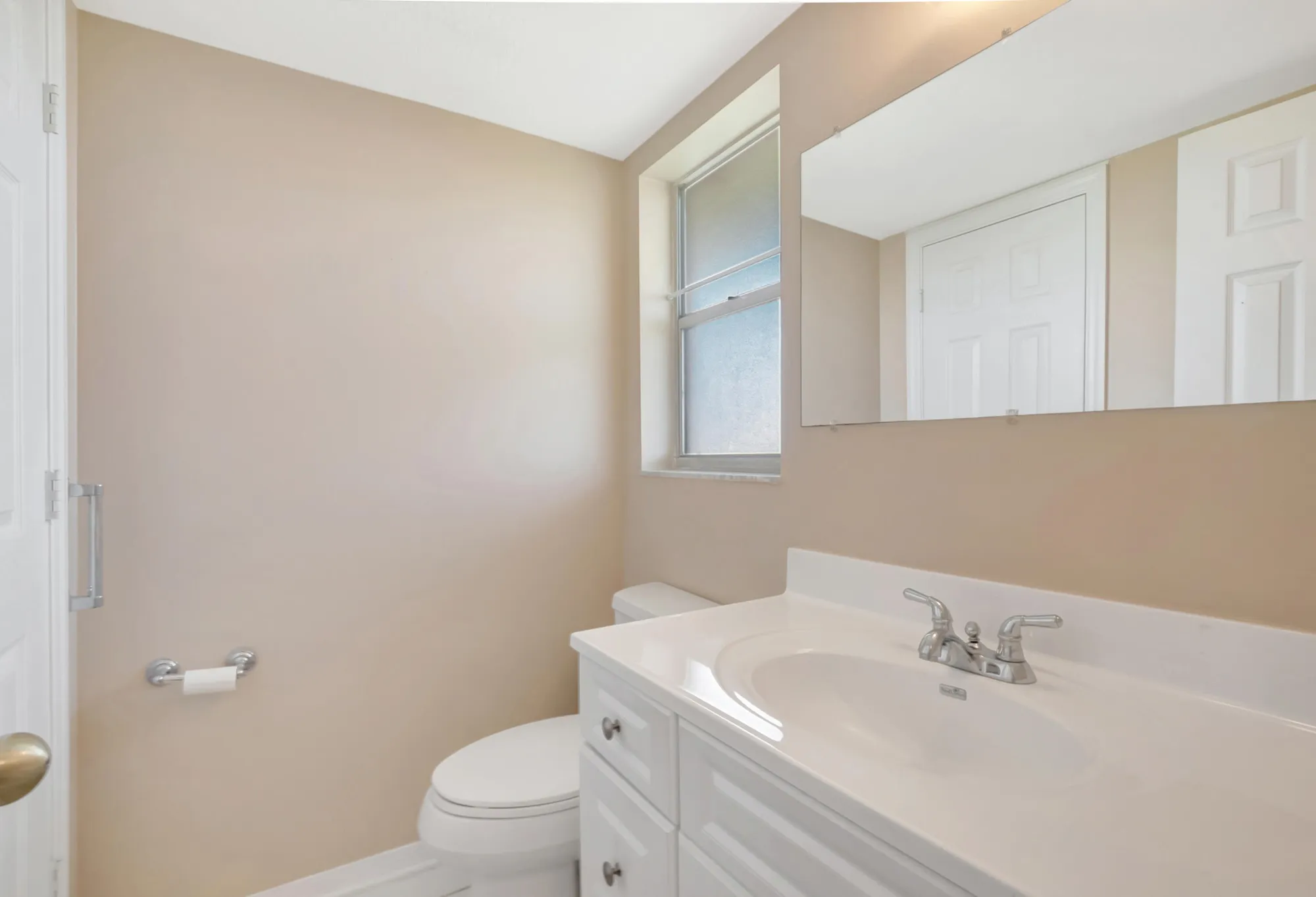 Property Slideshow image 16 of 40 | 2515 ne 1st ct apt 412, Boynton Beach, FL, 33435