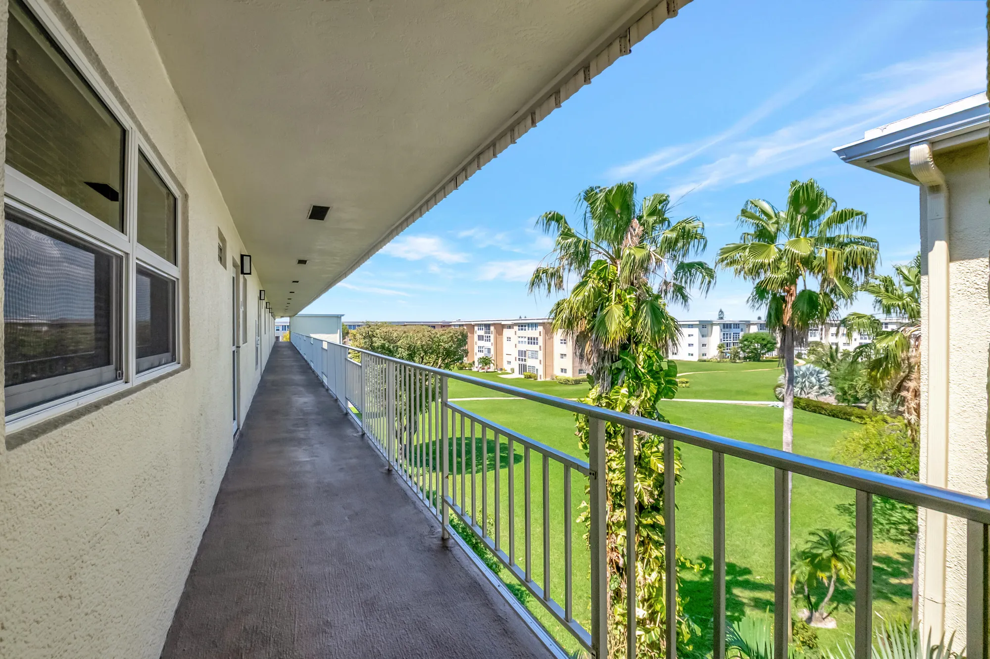 Property Slideshow image 4 of 40 | 2515 ne 1st ct apt 412, Boynton Beach, FL, 33435