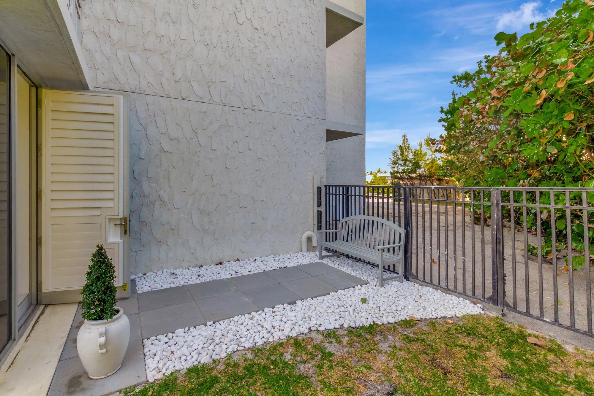 Property Slideshow image 26 of 43 | 1225 s ocean blvd apt 105, Delray Beach, FL, 33483