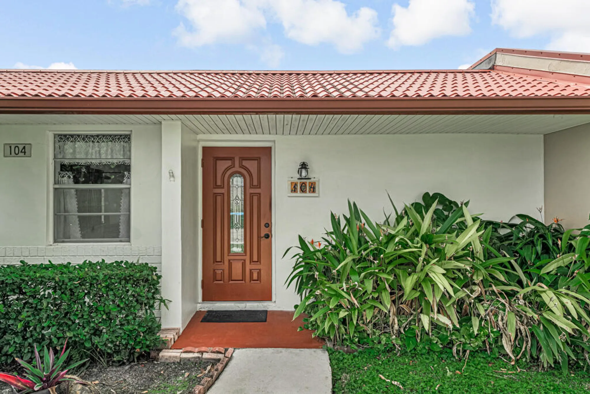 Property Slideshow image 3 of 31 | 104 lake barbara dr, West Palm Beach, FL, 33411