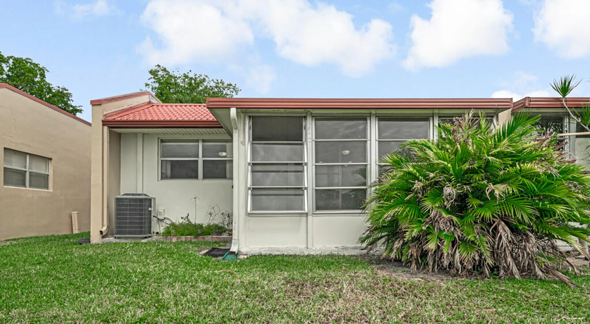 Property Slideshow image 4 of 31 | 104 lake barbara dr, West Palm Beach, FL, 33411