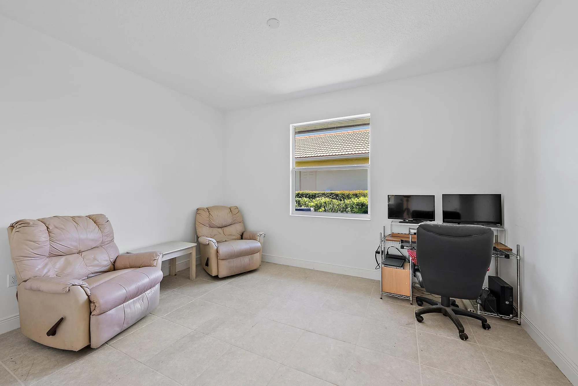 Property Slideshow image 17 of 30 | 2664 conifer dr, Fort Pierce, FL, 34951