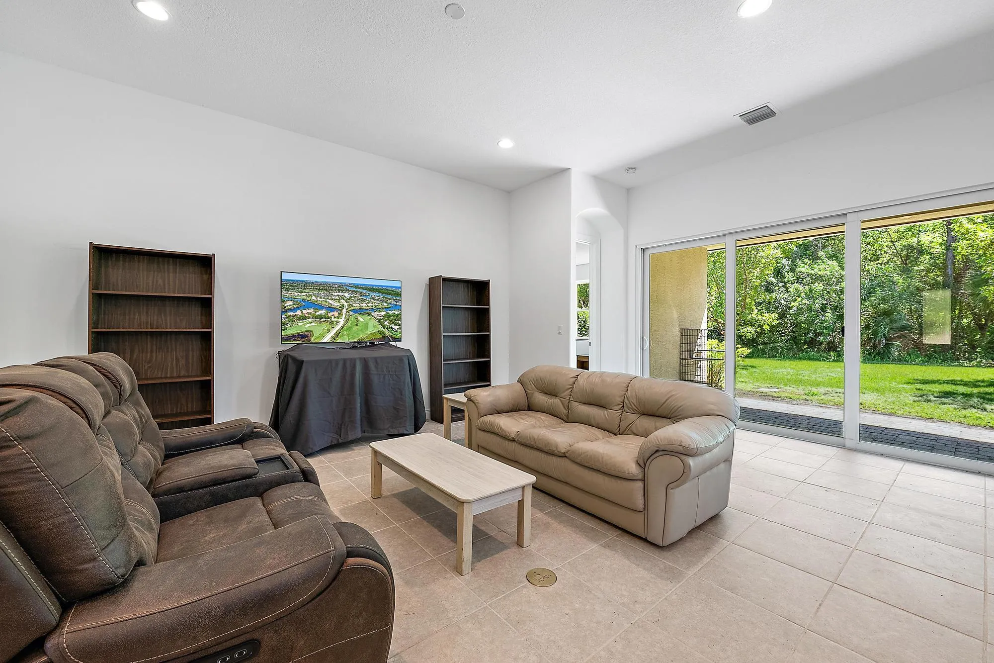 Property Slideshow image 10 of 30 | 2664 conifer dr, Fort Pierce, FL, 34951