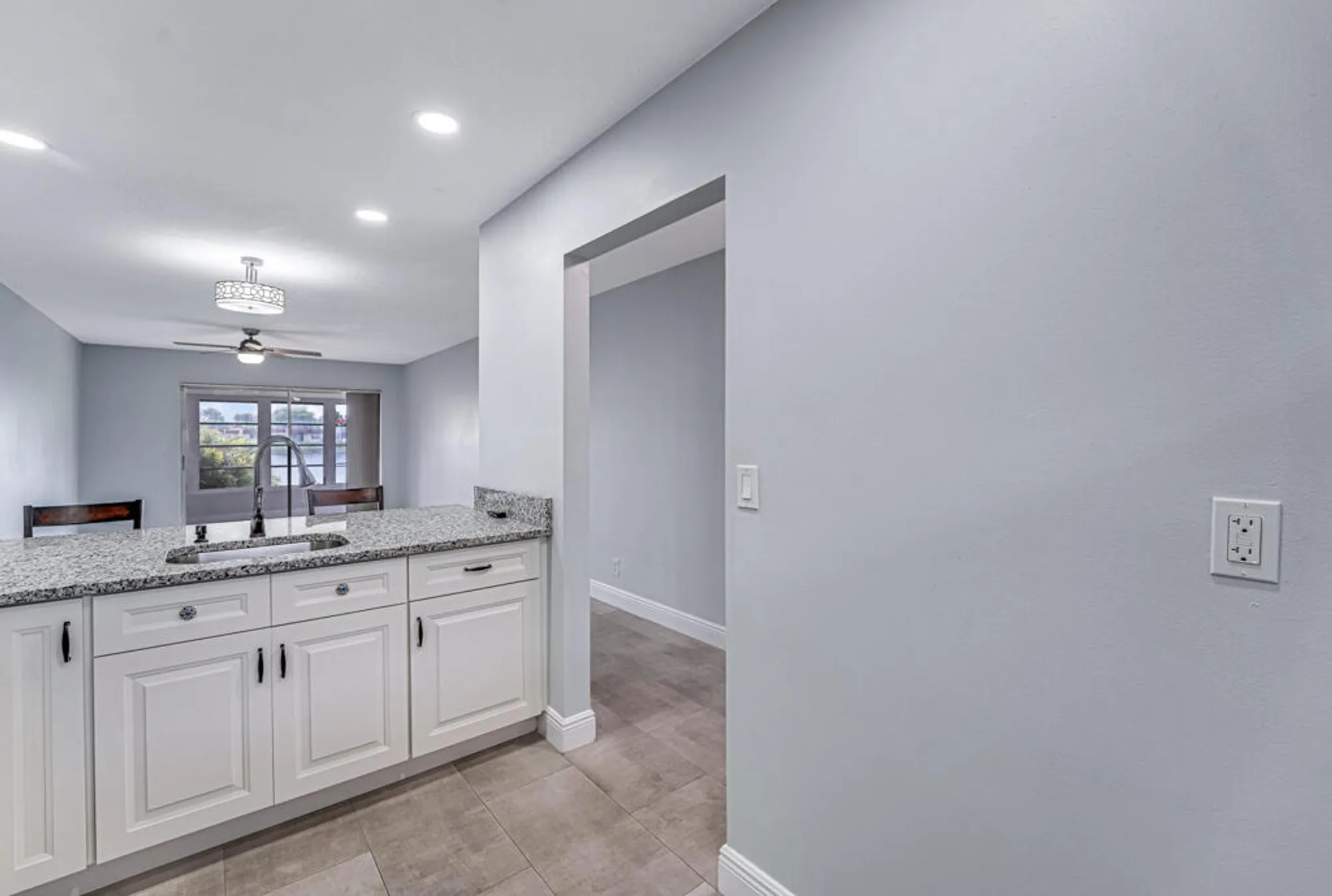 Property Slideshow image 11 of 31 | 104 lake barbara dr, West Palm Beach, FL, 33411